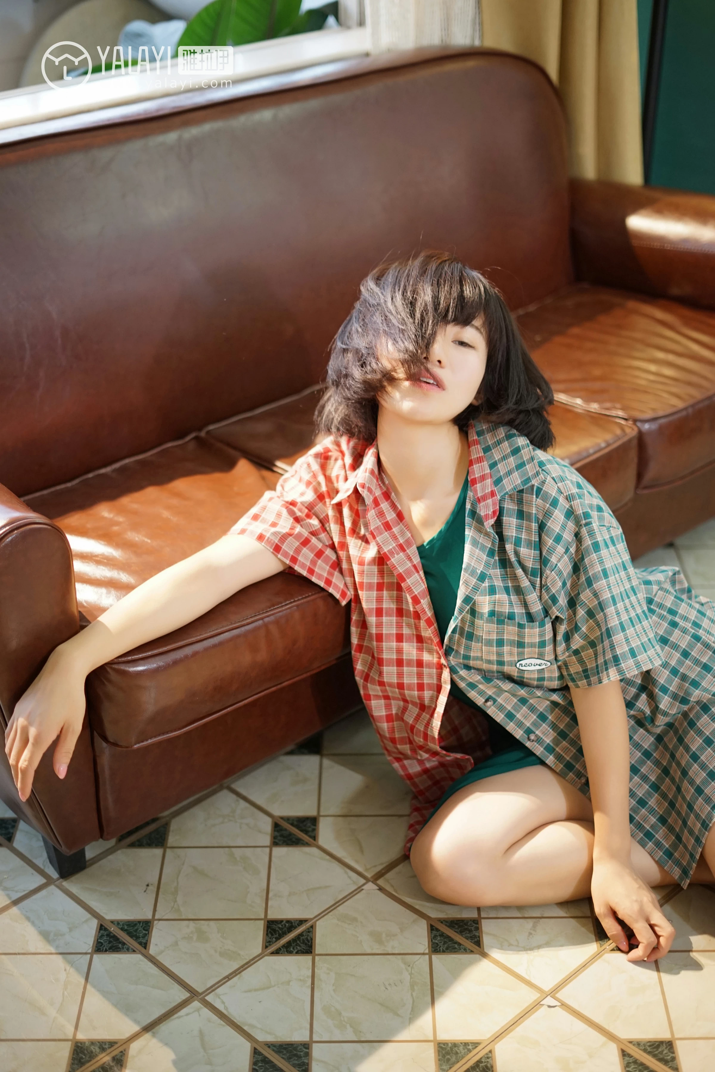 [YALAYI雅拉伊]NO.033 堕落天使 多香子 红色衬衫加吊带睡衣性感私房写真集第11张