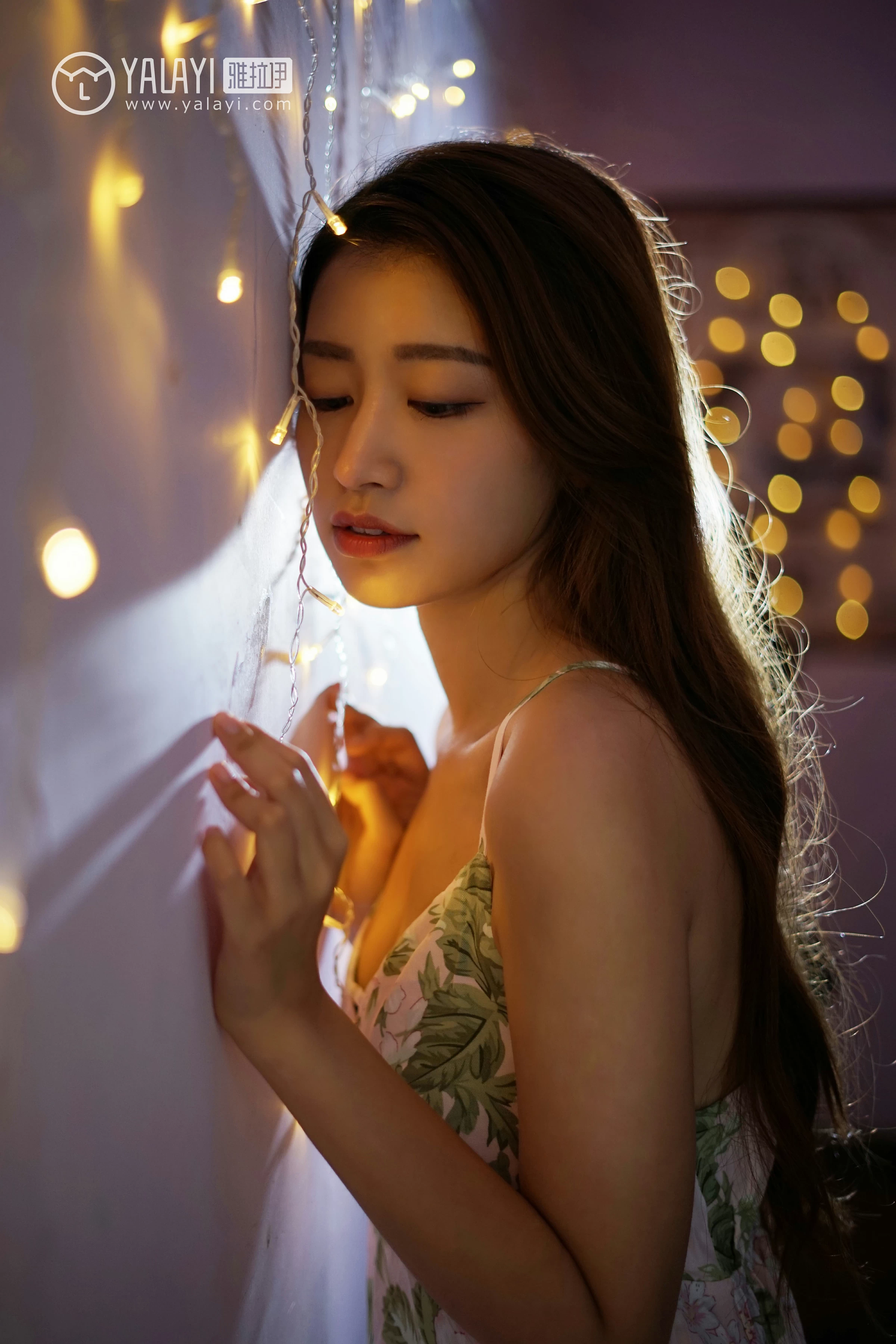 [YALAYI雅拉伊]NO.035 下雨天你在思念谁 饰媛 红色睡衣加粉色吊带连衣裙性感私房写真集第6张