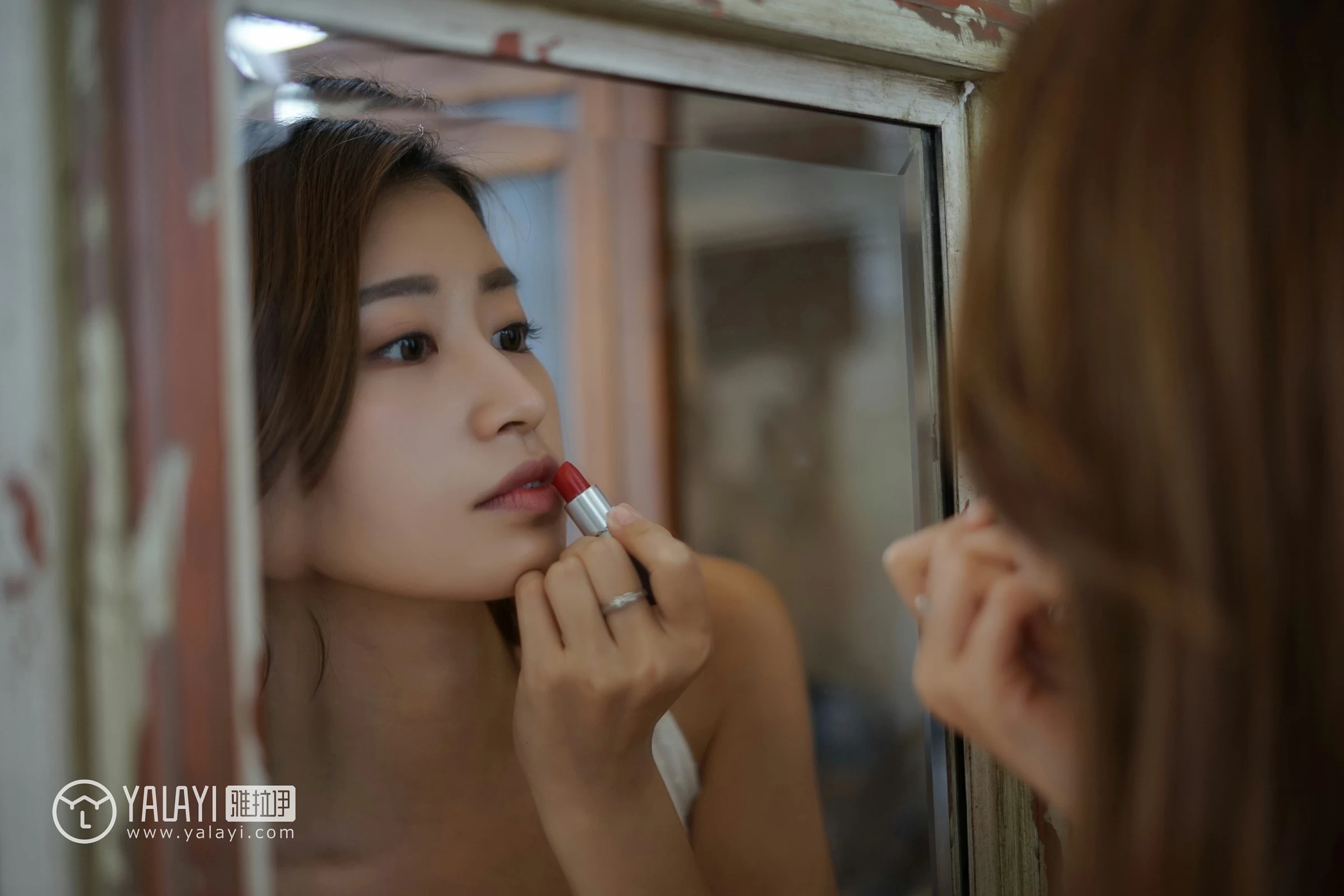 [YALAYI雅拉伊]NO.037 午后阳光 饰媛 白色吊带蕾丝连衣裙性感私房写真集第12张