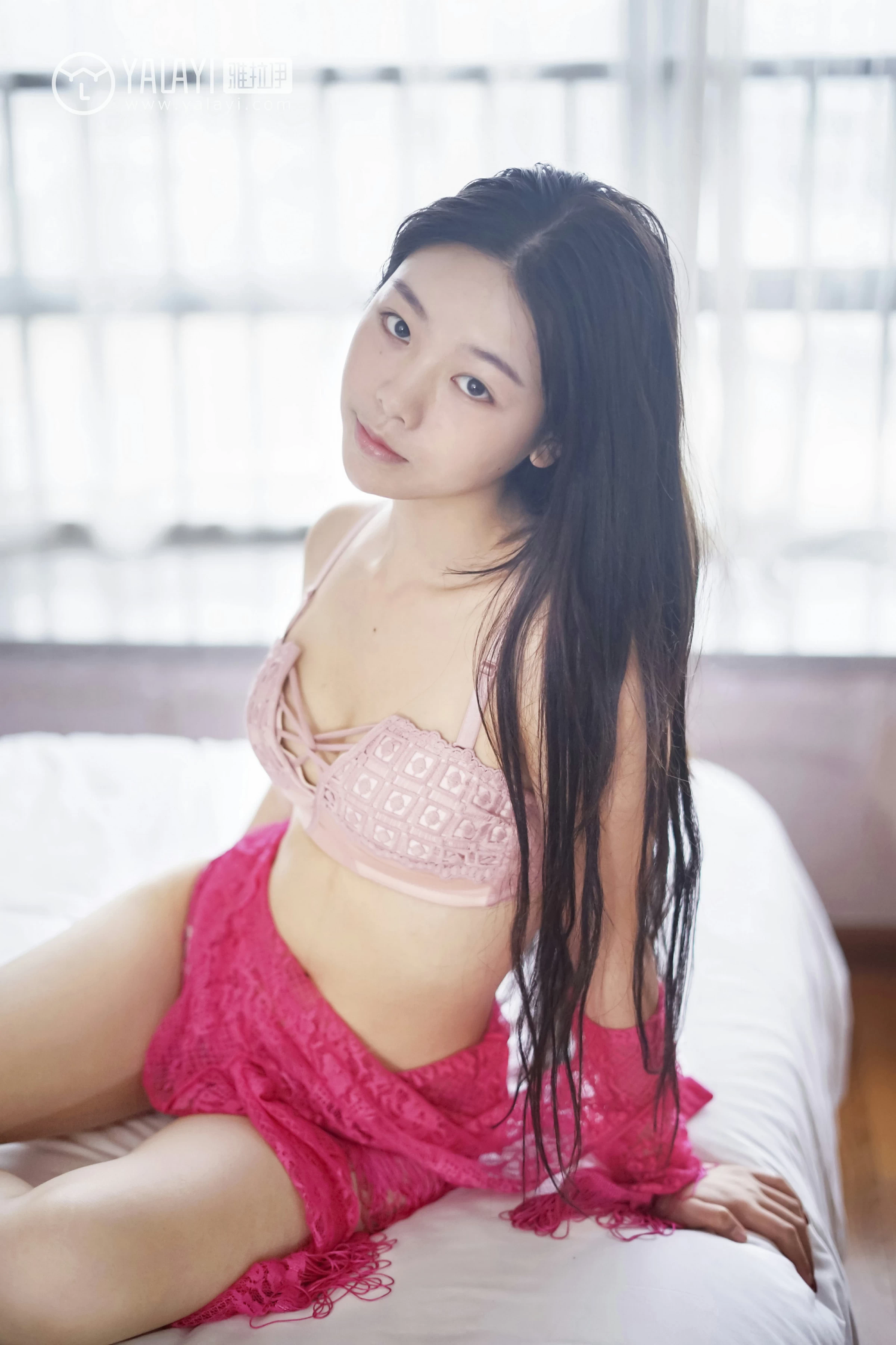 [YALAYI雅拉伊]NO.049 玫瑰色的你 严冰冰 红色透视镂空连衣裙加粉色内衣性感私房写真集第7张