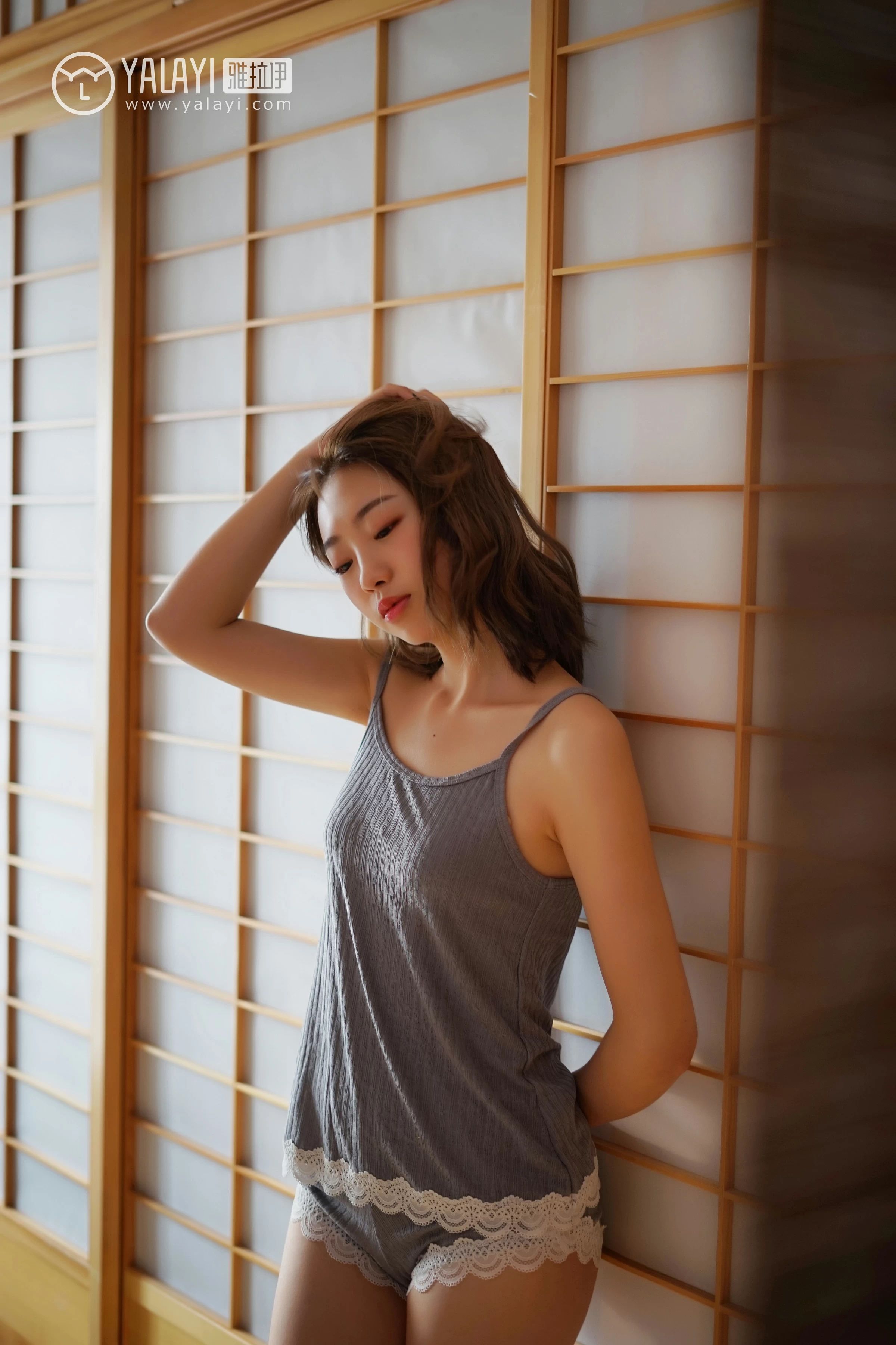 [YALAYI雅拉伊]NO.053 要有光 严冰冰 黑色透视睡衣加白色情趣镂空内衣性感私房写真集第17张