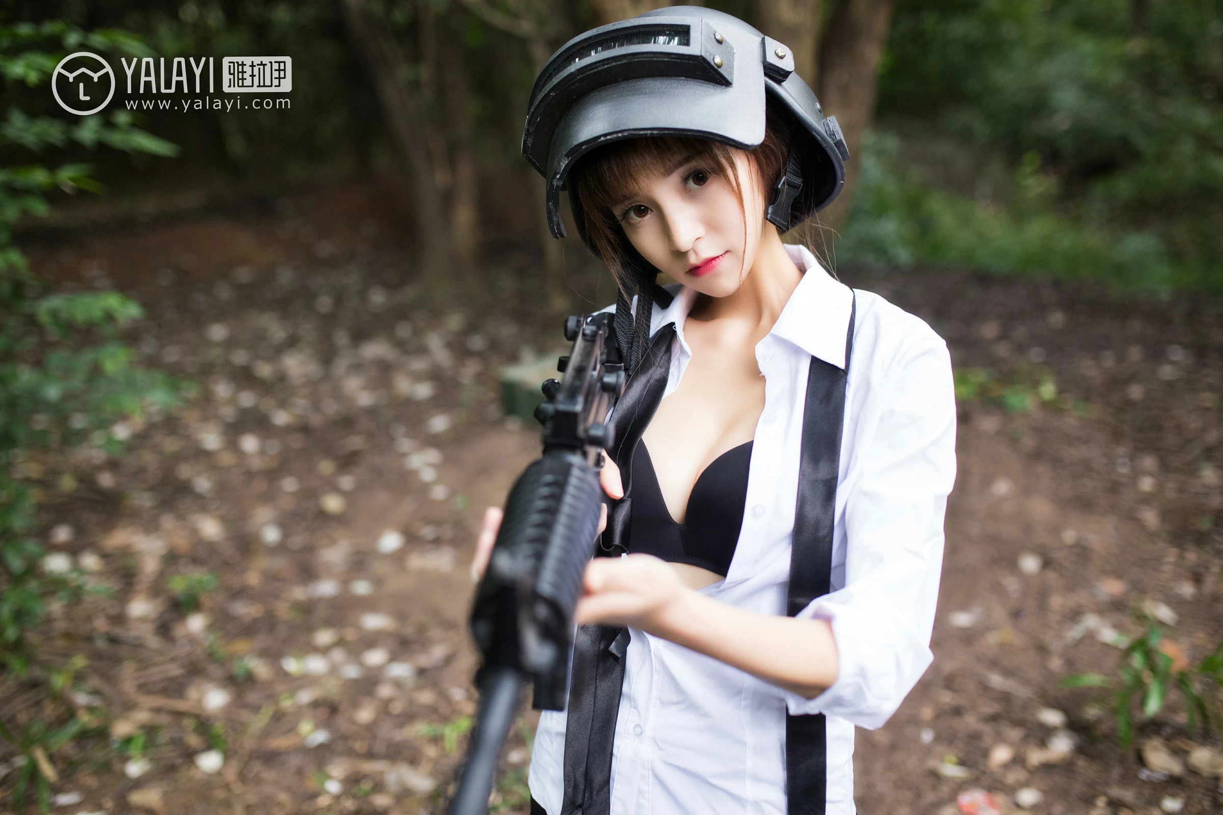 [YALAYI雅拉伊]NO.054 吃鸡少女 蘑菇 黑色内衣与黑色短裙加黑色丝袜美腿性感私房写真集第10张