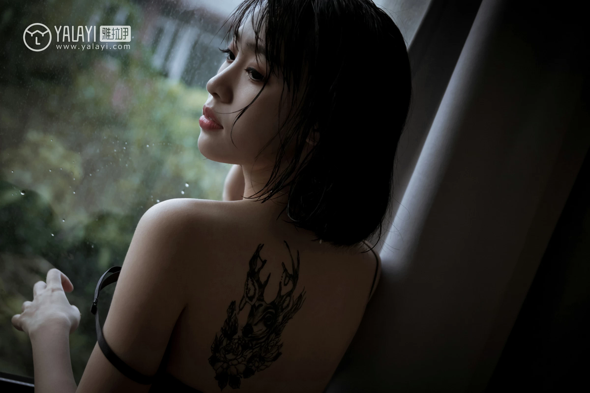 [YALAYI雅拉伊]NO.058 幻象气球 小杨 黑色性感内衣私房写真集第2张