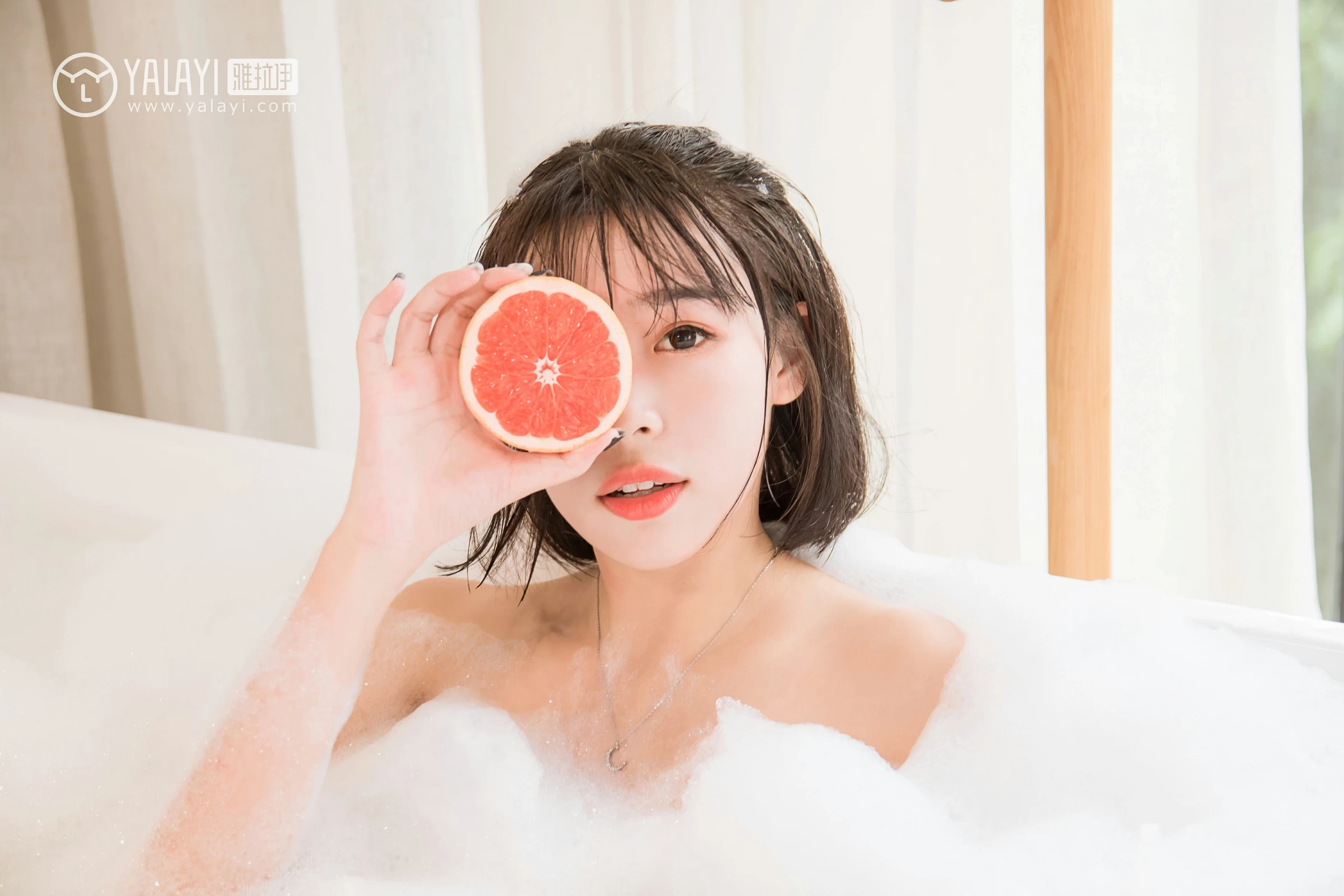 [YALAYI雅拉伊]NO.063 早晨 小杨 白色透视蕾丝连衣裙性感私房写真集第16张