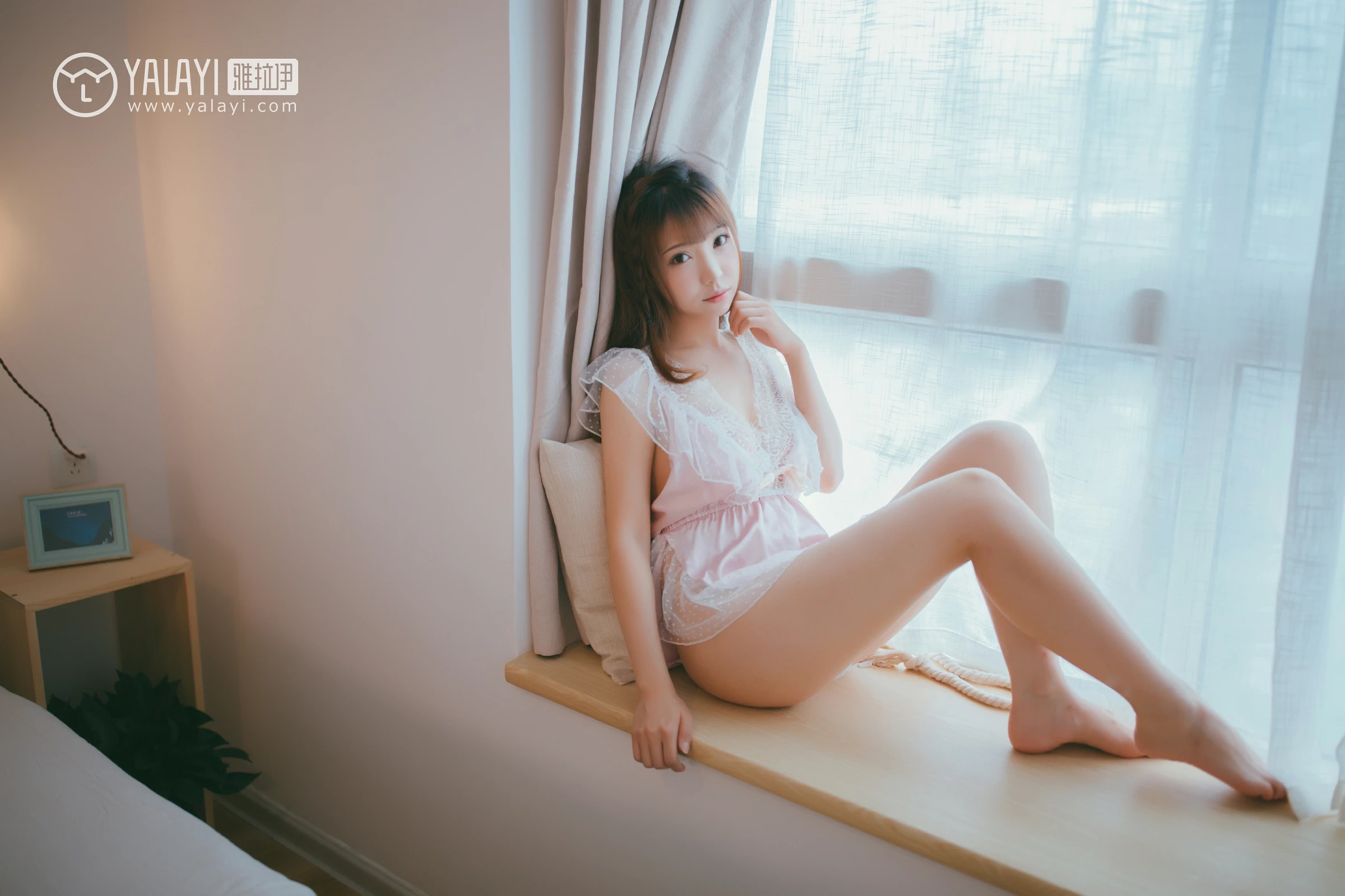 [YALAYI雅拉伊]NO.064 凝望 水花儿 透视情趣内衣与淡蓝色蕾丝睡衣性感私房写真集第3张