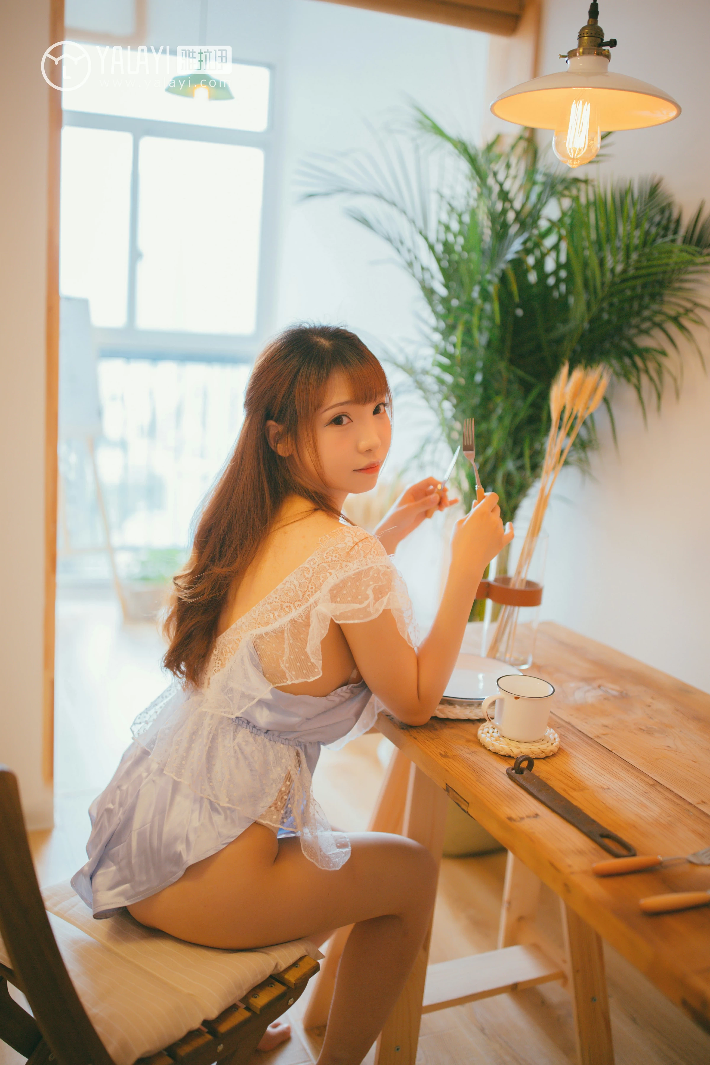 [YALAYI雅拉伊]NO.064 凝望 水花儿 透视情趣内衣与淡蓝色蕾丝睡衣性感私房写真集第9张