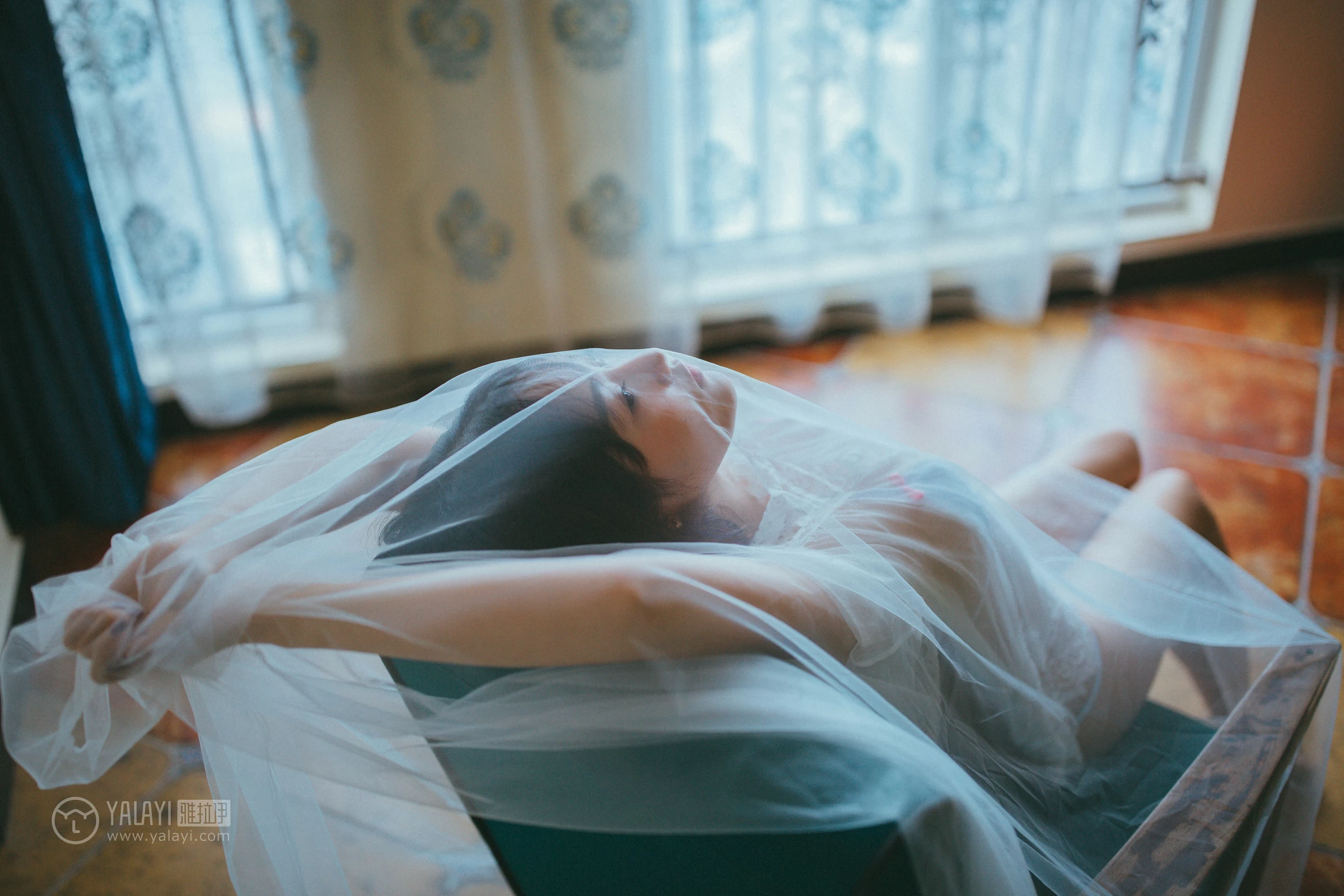 [YALAYI雅拉伊]NO.093 蓝色恋人 伊伊小仙女 白色透视睡衣加蕾丝情趣内衣性感私房写真集第4张