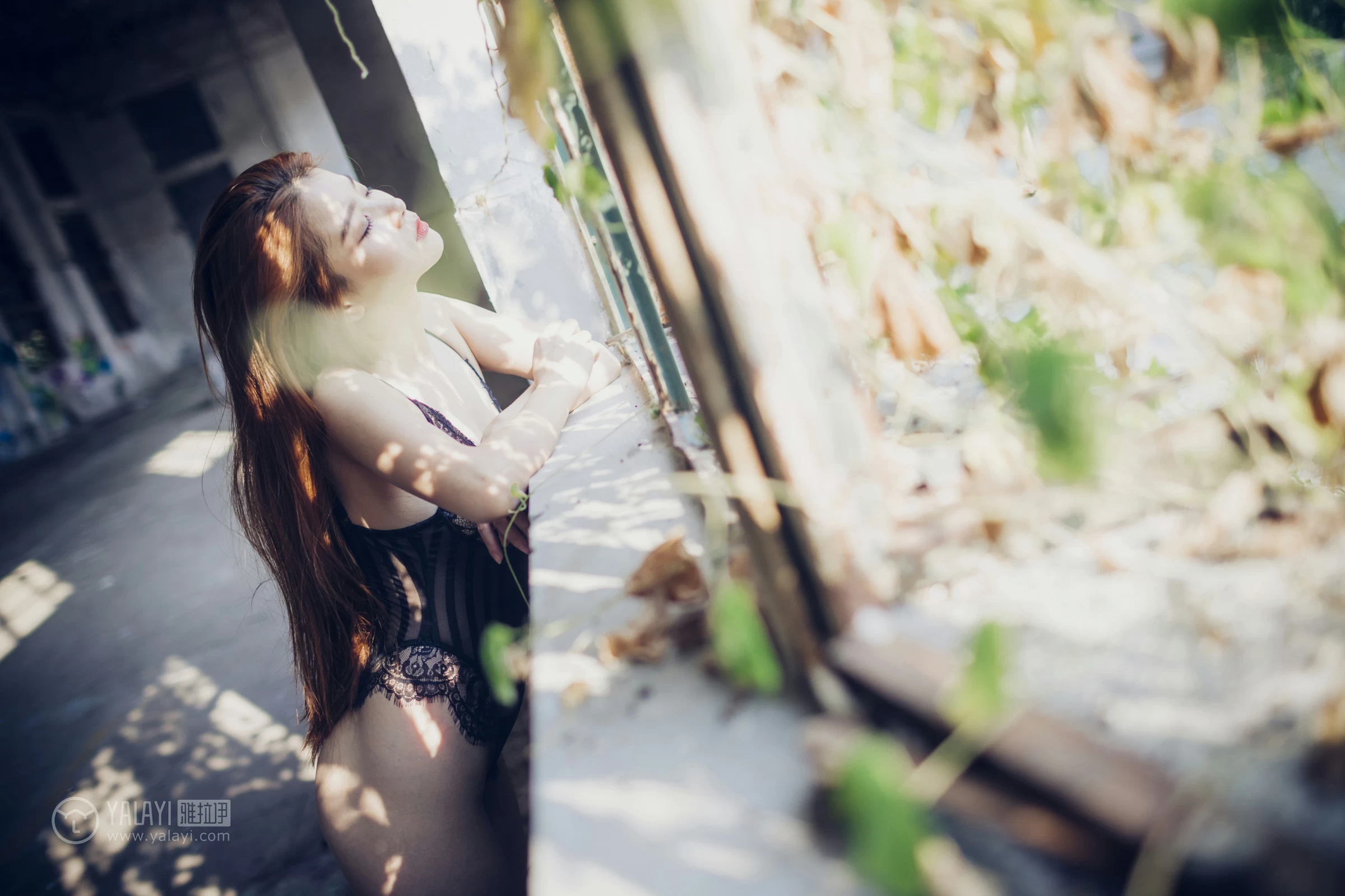 [YALAYI雅拉伊]NO.118 废墟之光 宁小祥 黑色透视连体蕾丝内衣性感私房写真集第14张