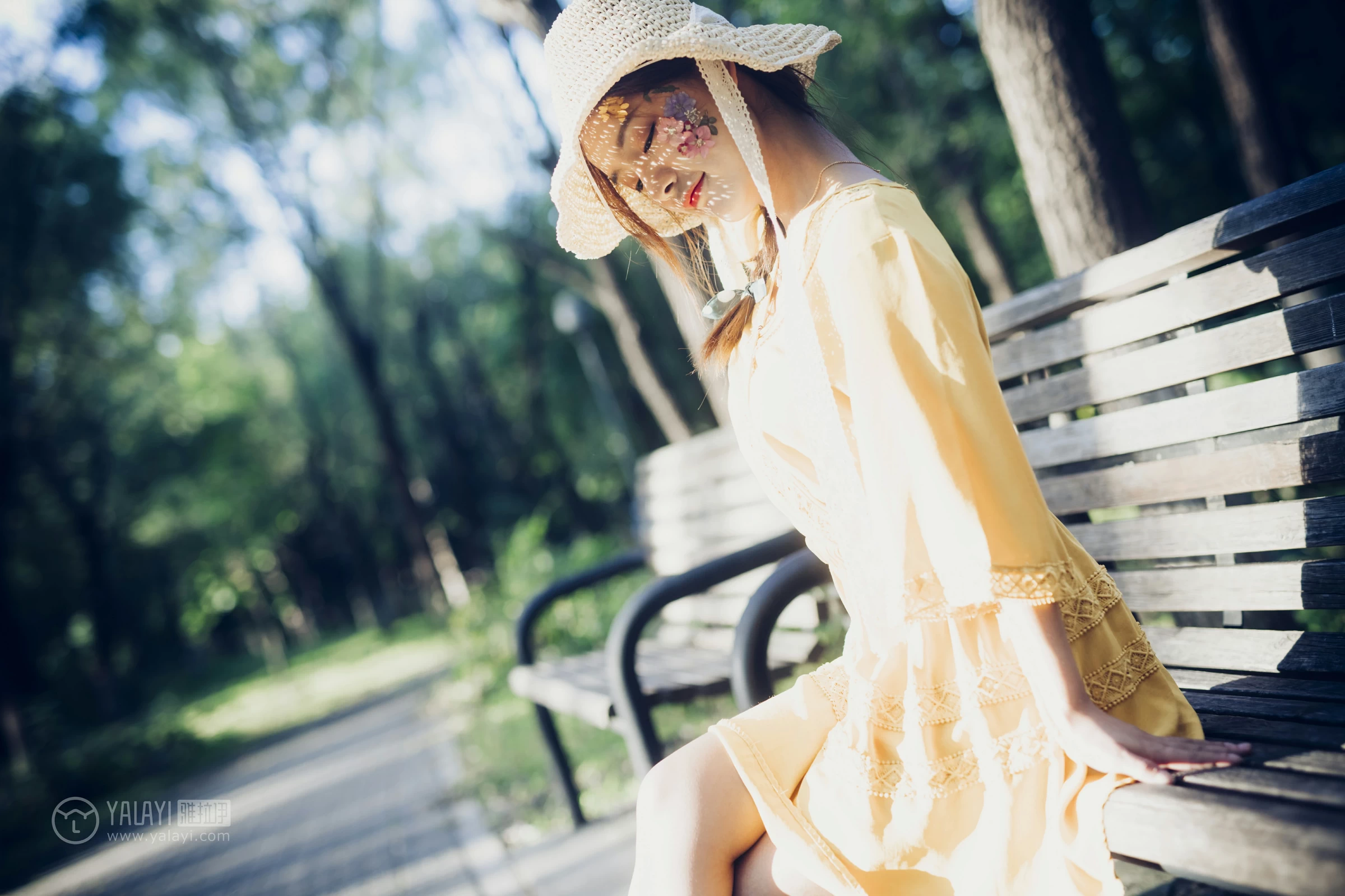 [YALAYI雅拉伊]NO.117 夏日小清新 白日梦 黄色蕾丝连衣裙清纯私房写真集第11张