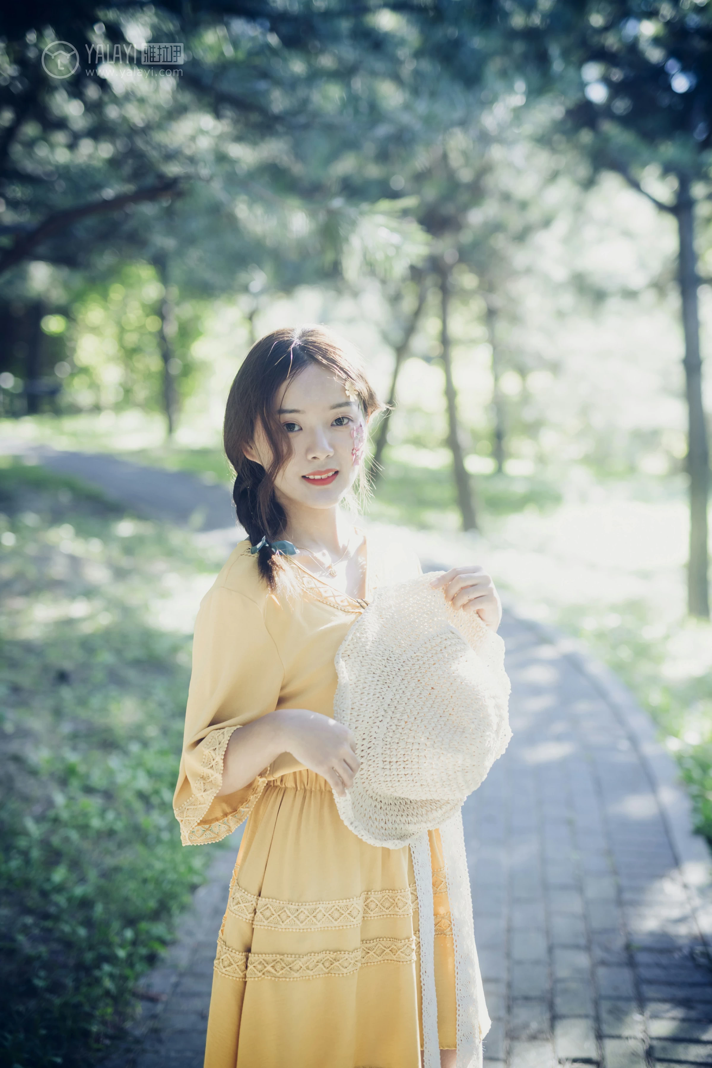 [YALAYI雅拉伊]NO.117 夏日小清新 白日梦 黄色蕾丝连衣裙清纯私房写真集第1张