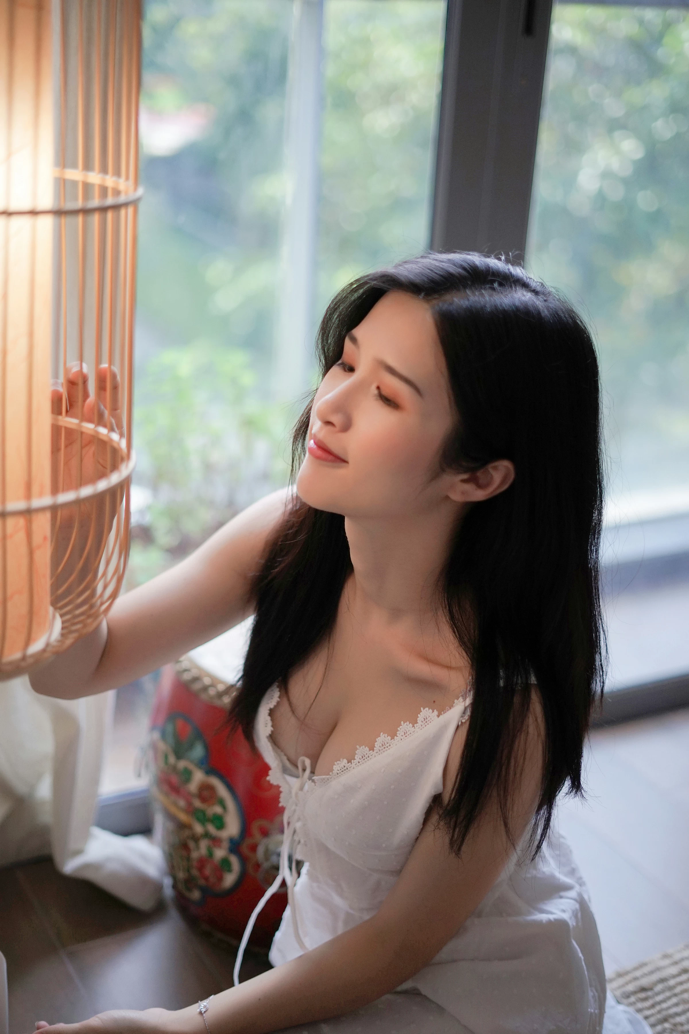 [YALAYI雅拉伊]NO.127 壹日 塔塔 白色吊带睡衣加蕾丝内衣性感私房写真集第4张