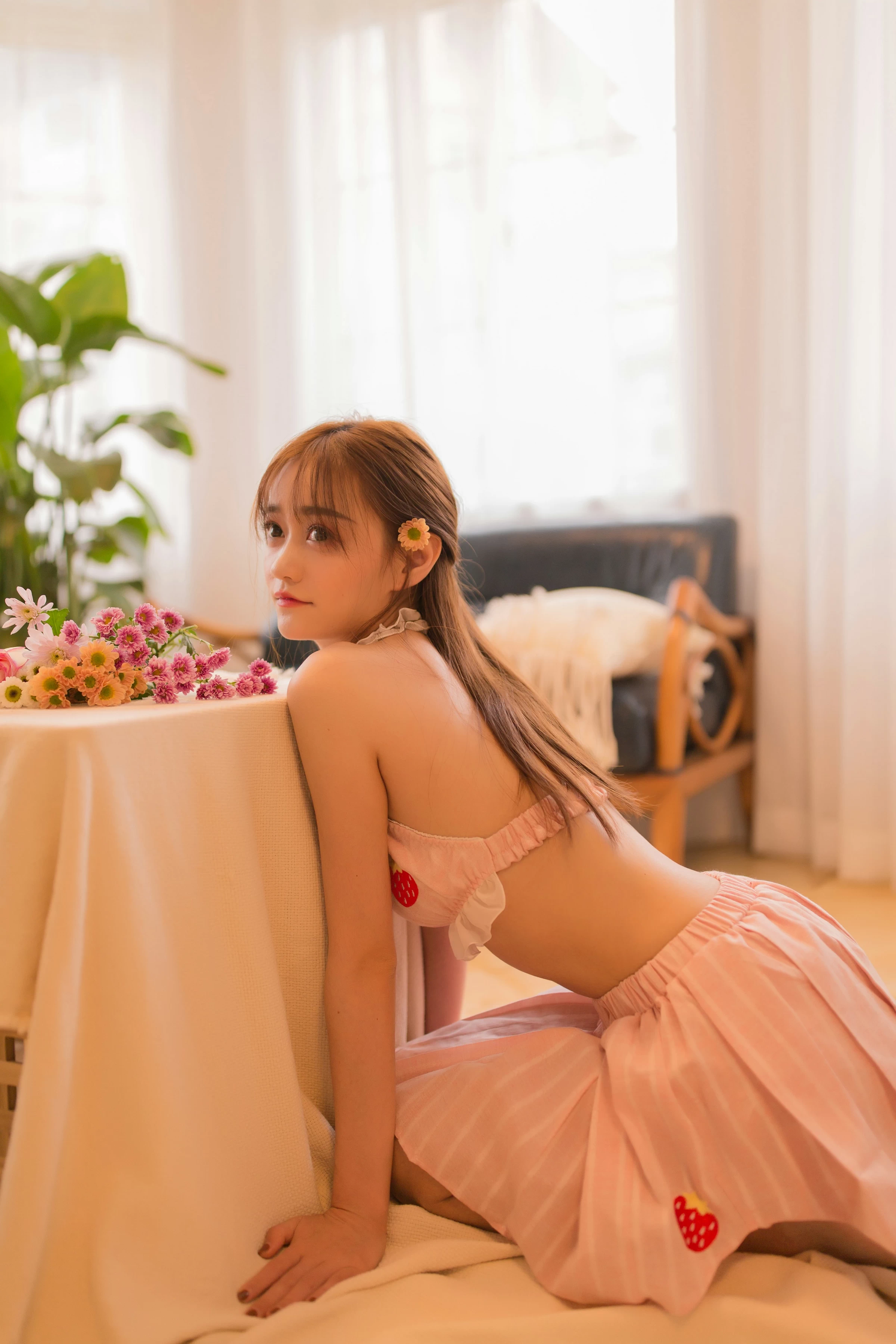 [YALAYI雅拉伊]NO.128 港女 李诗雨 粉色情趣睡衣与短裙加情趣内衣性感私房写真集第3张