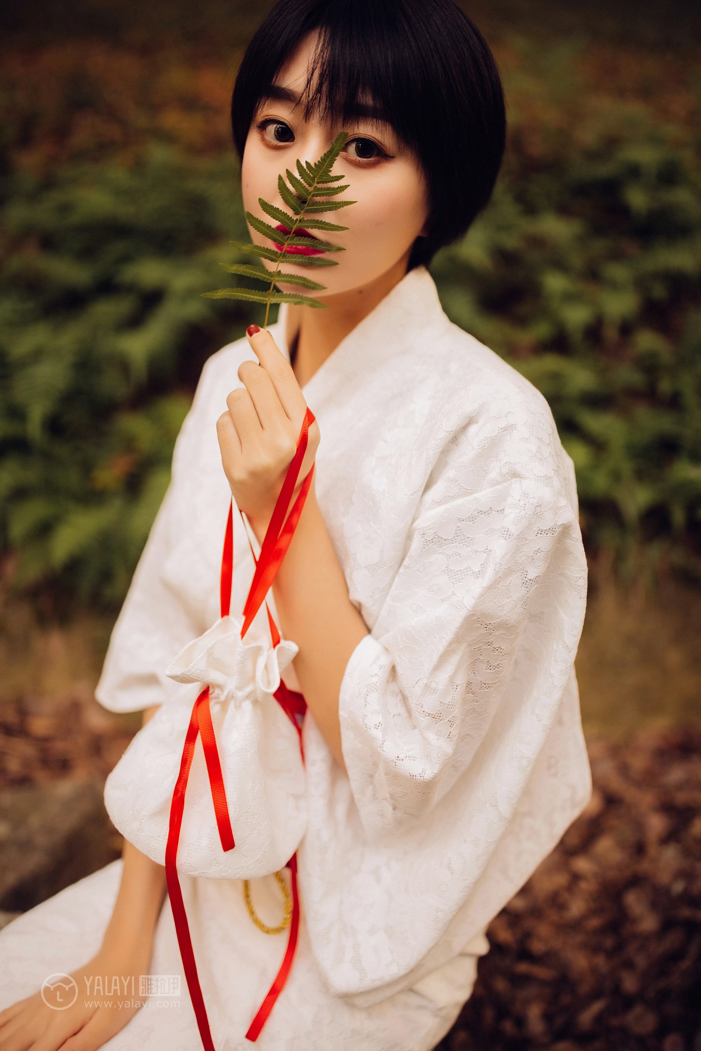 [YALAYI雅拉伊]NO.136 夕阳下的和风少女 静静 白色透视镂空和服性感私房写真集第12张
