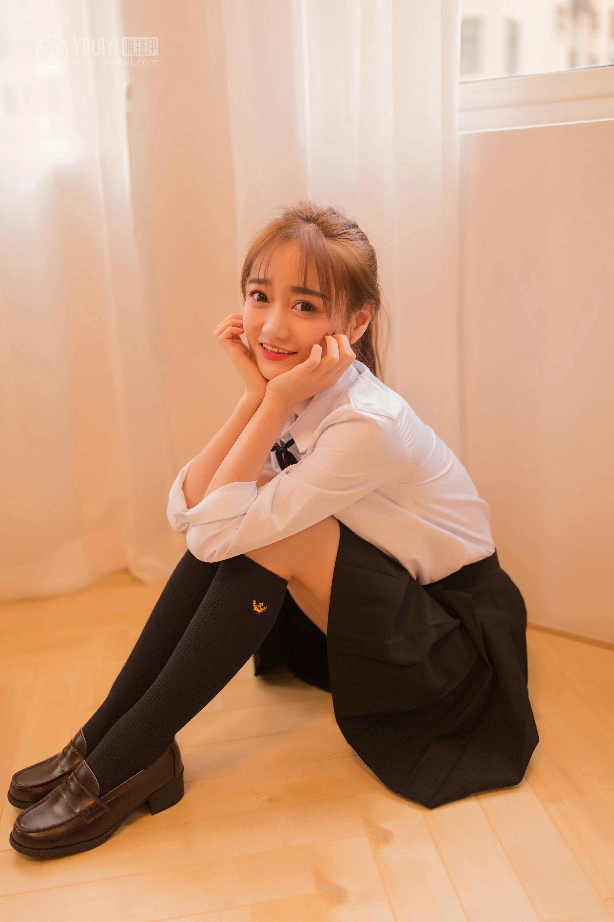 [YALAYI雅拉伊]NO.138 粉黛少女 李诗雨 高中女生制服与短裙加白色内衣性感私房写真集第5张