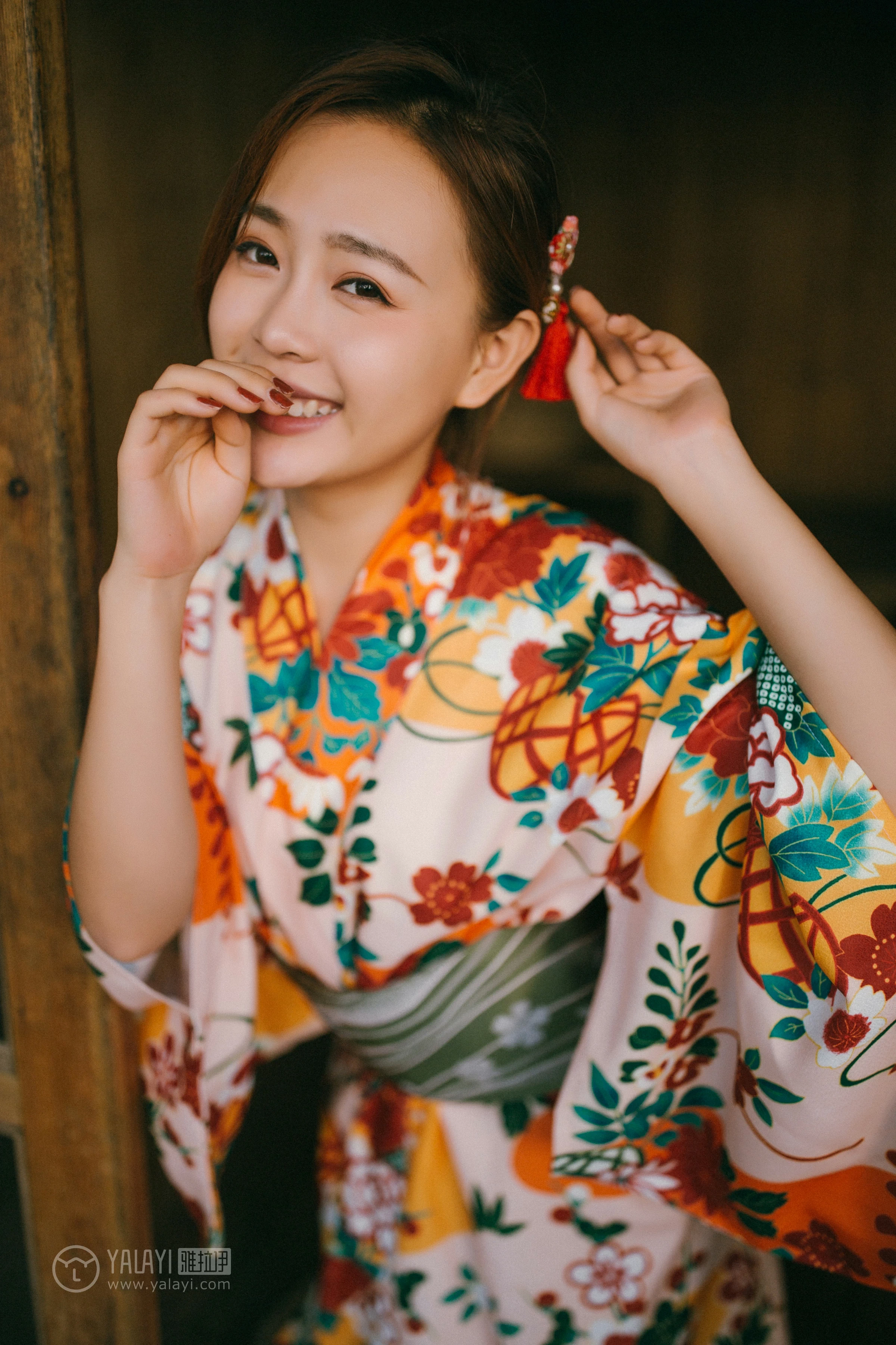 [YALAYI雅拉伊]NO.140 日清和室 张雨青 碎花和服性感私房写真集第14张