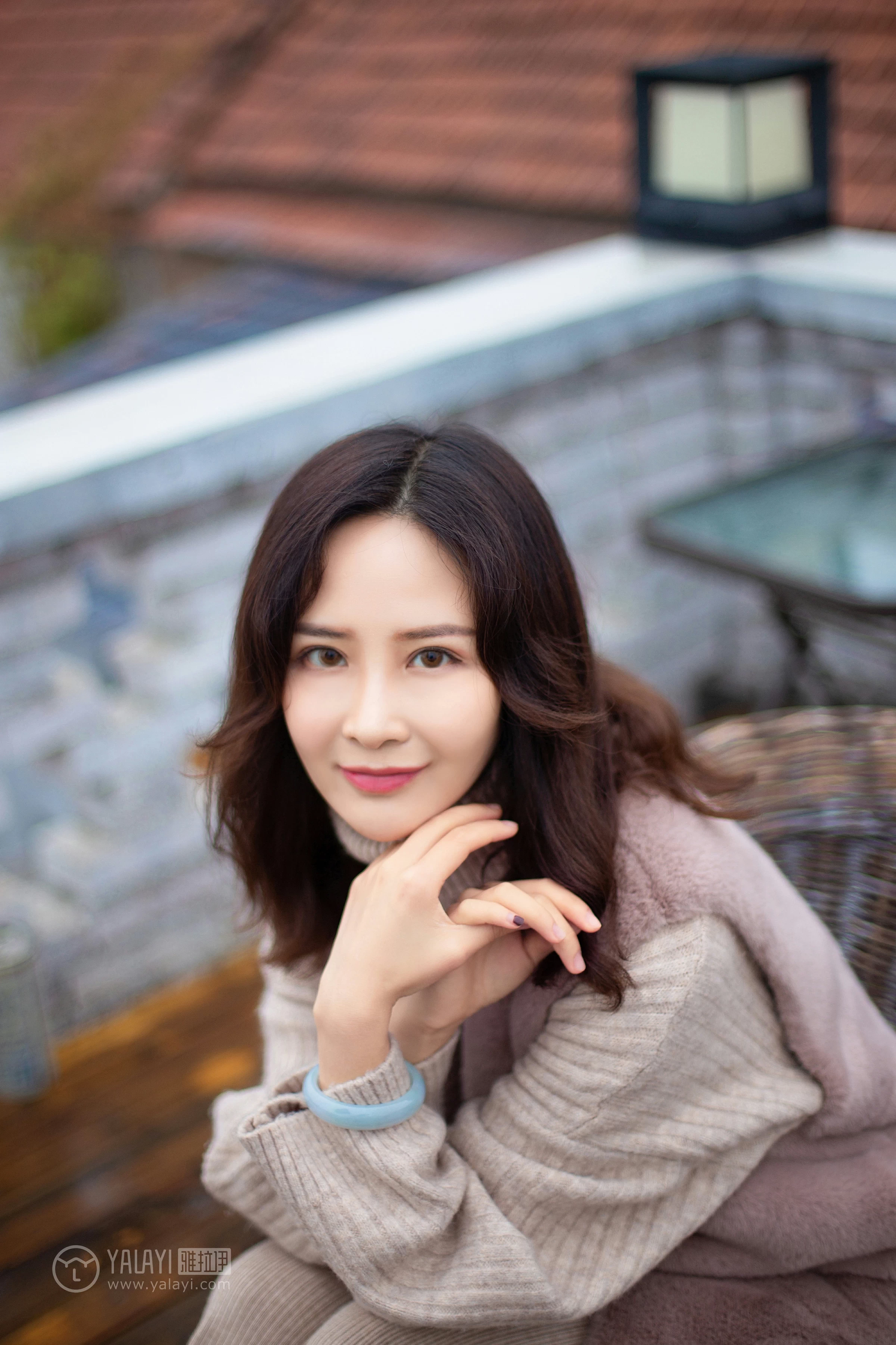 [YALAYI雅拉伊]NO.151 旅行日记 毛毛 米色毛衣加休闲长裤私房写真集第8张