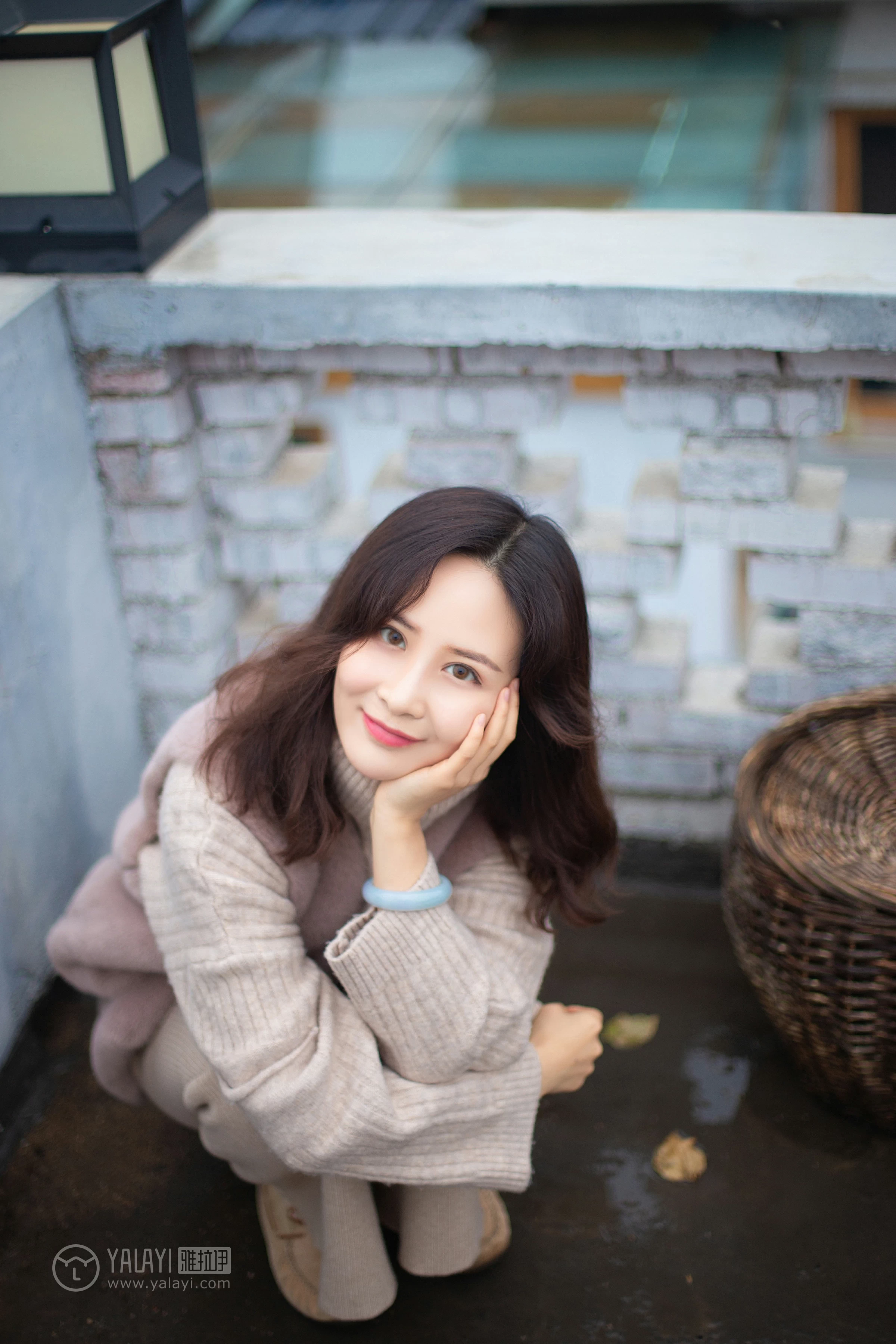 [YALAYI雅拉伊]NO.151 旅行日记 毛毛 米色毛衣加休闲长裤私房写真集第12张