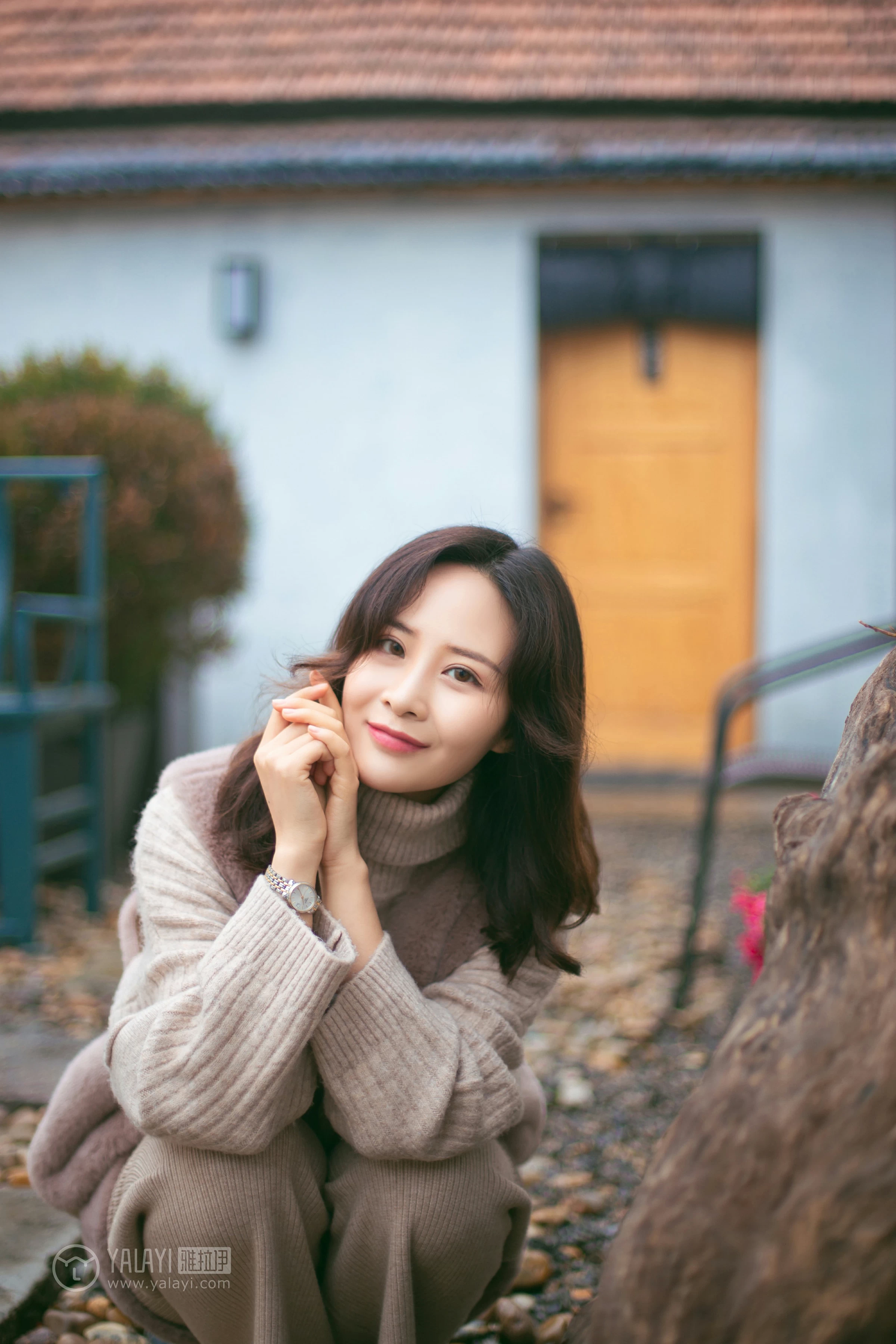 [YALAYI雅拉伊]NO.151 旅行日记 毛毛 米色毛衣加休闲长裤私房写真集第13张