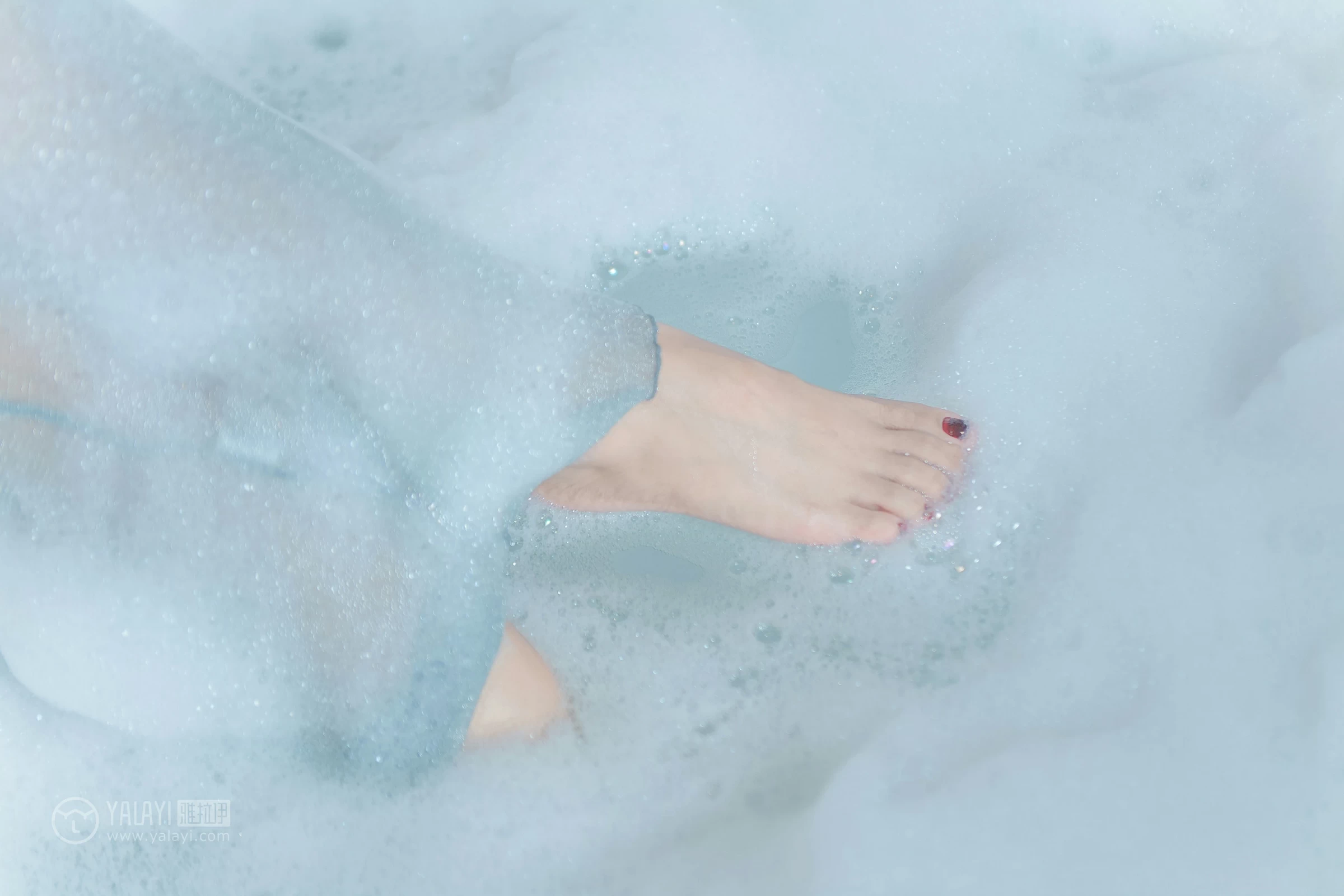 [YALAYI雅拉伊]NO.144 浴湿不挂 嫣然 吊带透视情趣连衣裙性感私房写真集第7张