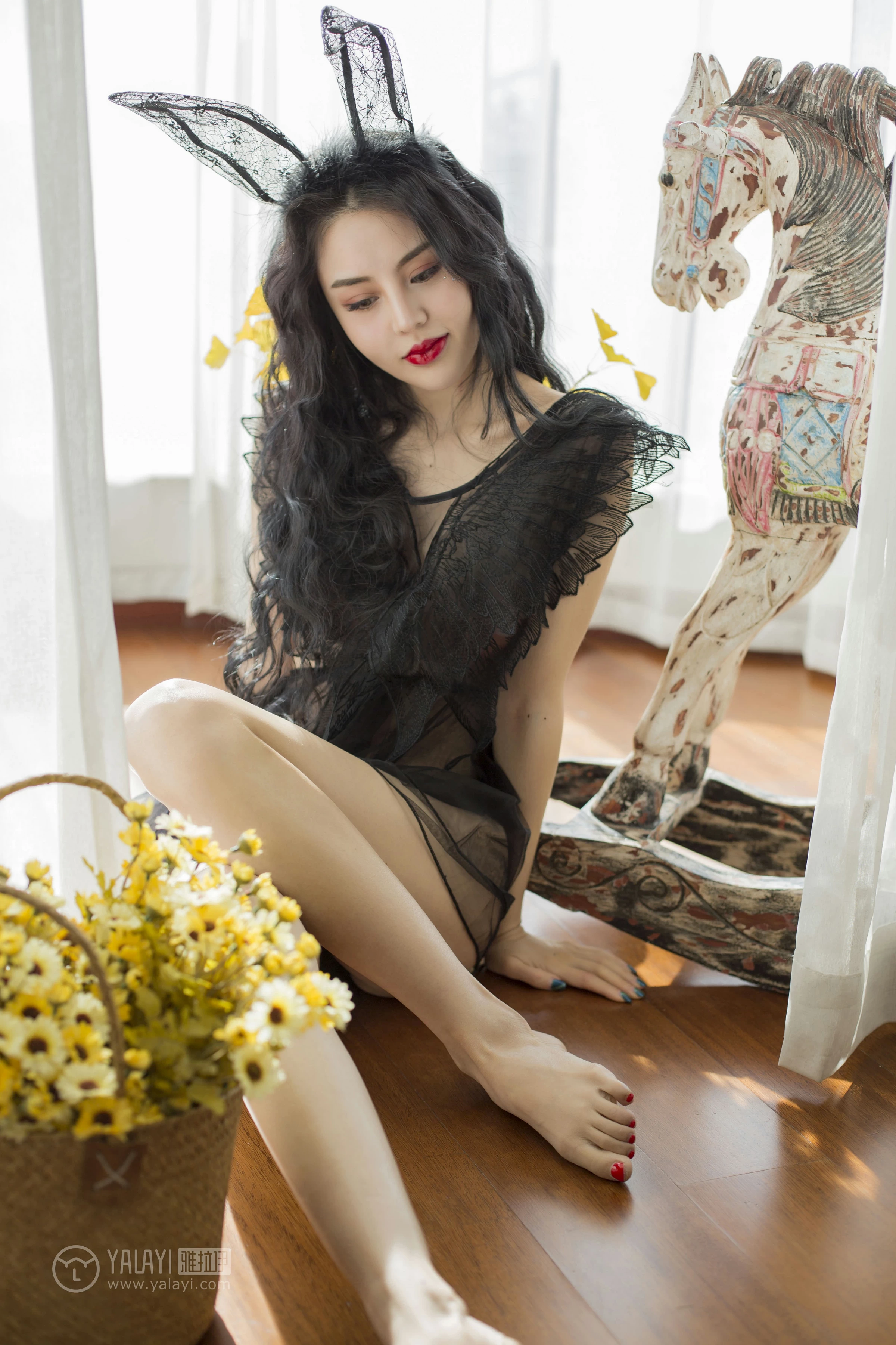 [YALAYI雅拉伊]NO.157 童话 凉儿 黑色透视情趣睡衣裙性感私房写真集第3张