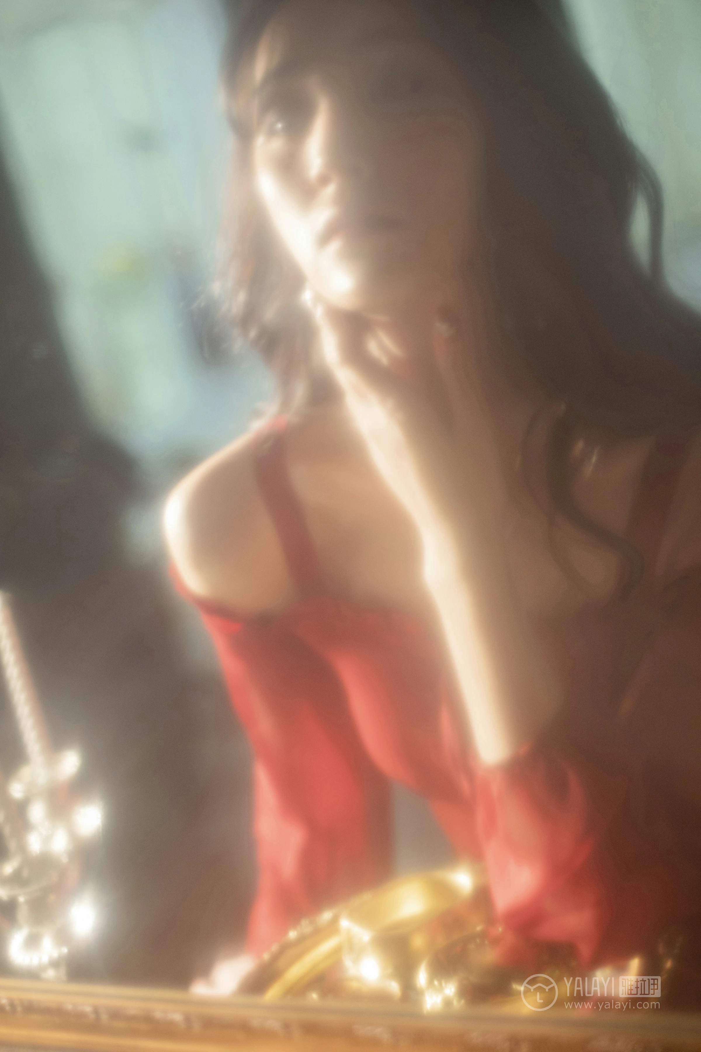 [YALAYI雅拉伊]NO.164 烈焰迷情 项兴咏 红色吊带抹胸连衣裙性感私房写真集第11张