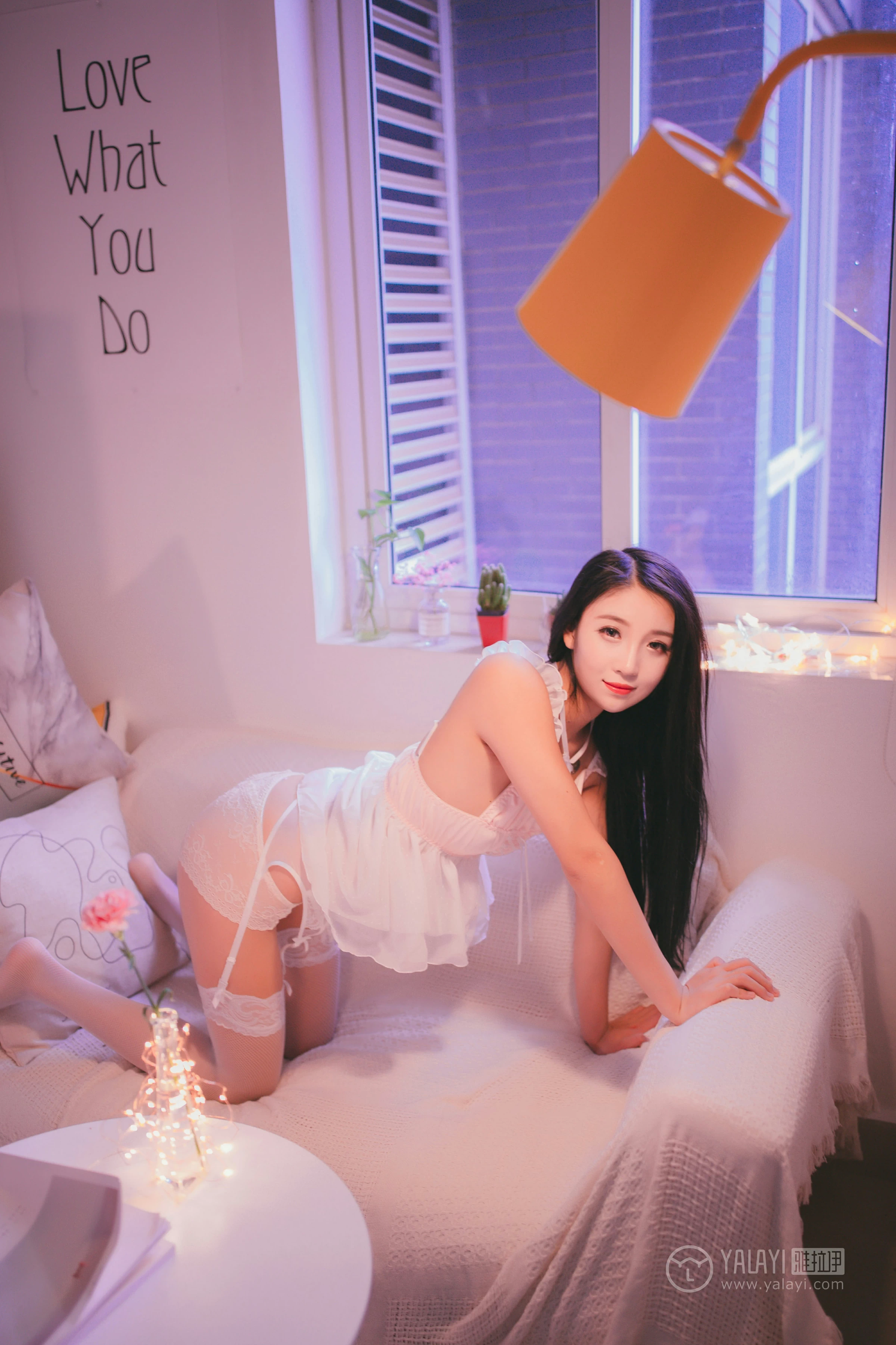 [YALAYI雅拉伊]No.170 花非花 林林子酱 白色透视情趣内衣加白色丝袜美腿性感私房写真集第11张