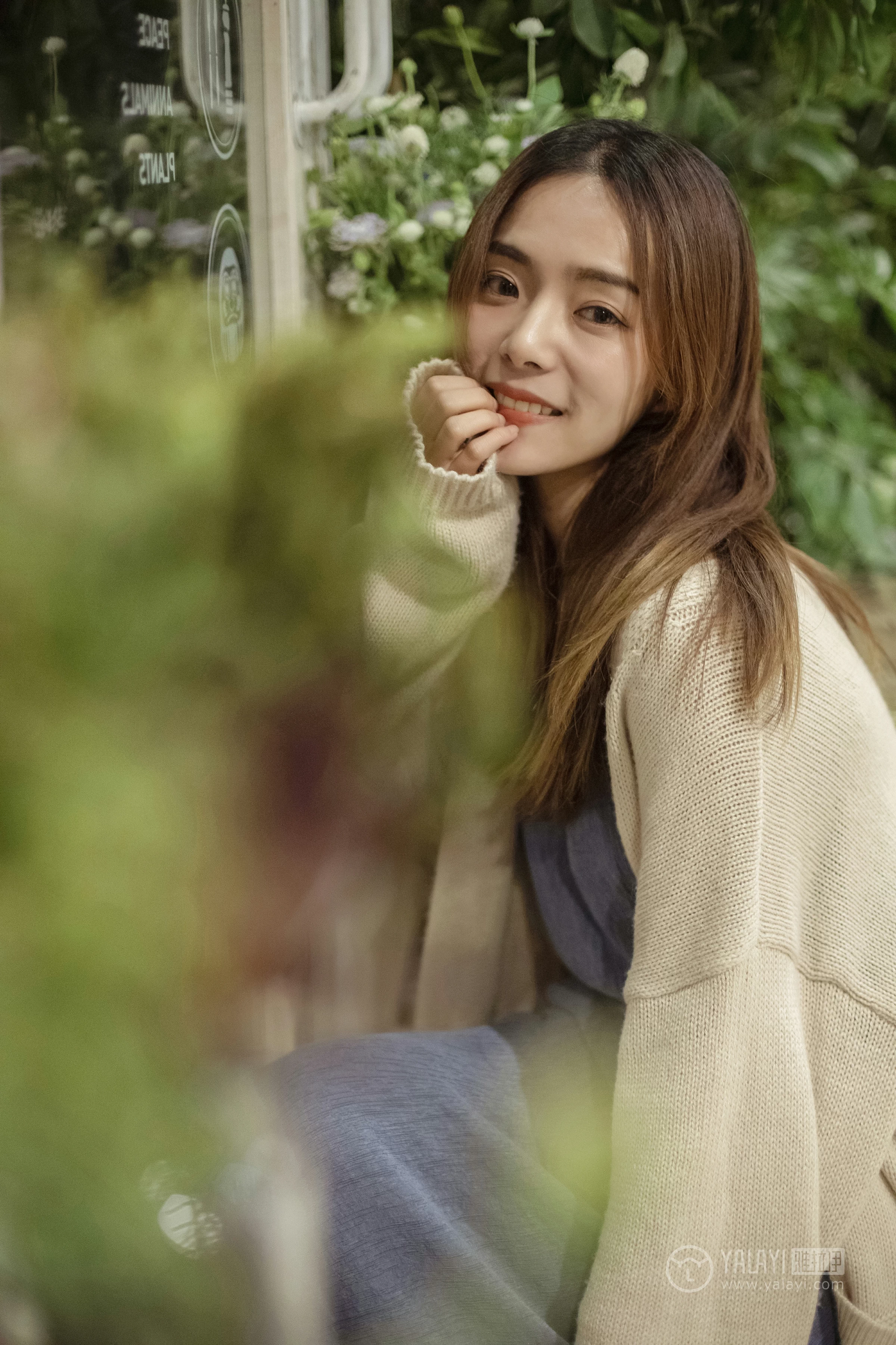 [YALAYI雅拉伊]No.175 不如和我虚度时光 白日梦 米色外套加灰色吊带连衣裙性感私房写真集第10张