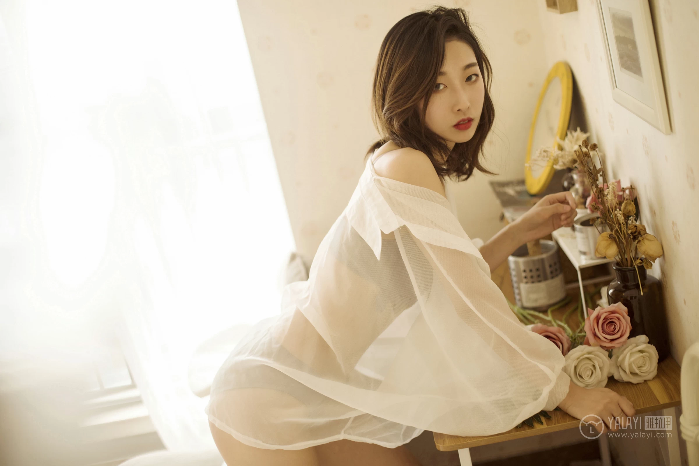 [YALAYI雅拉伊]No.176 心梦 佳佳 白色透视睡衣加蕾丝内衣性感私房写真集第18张