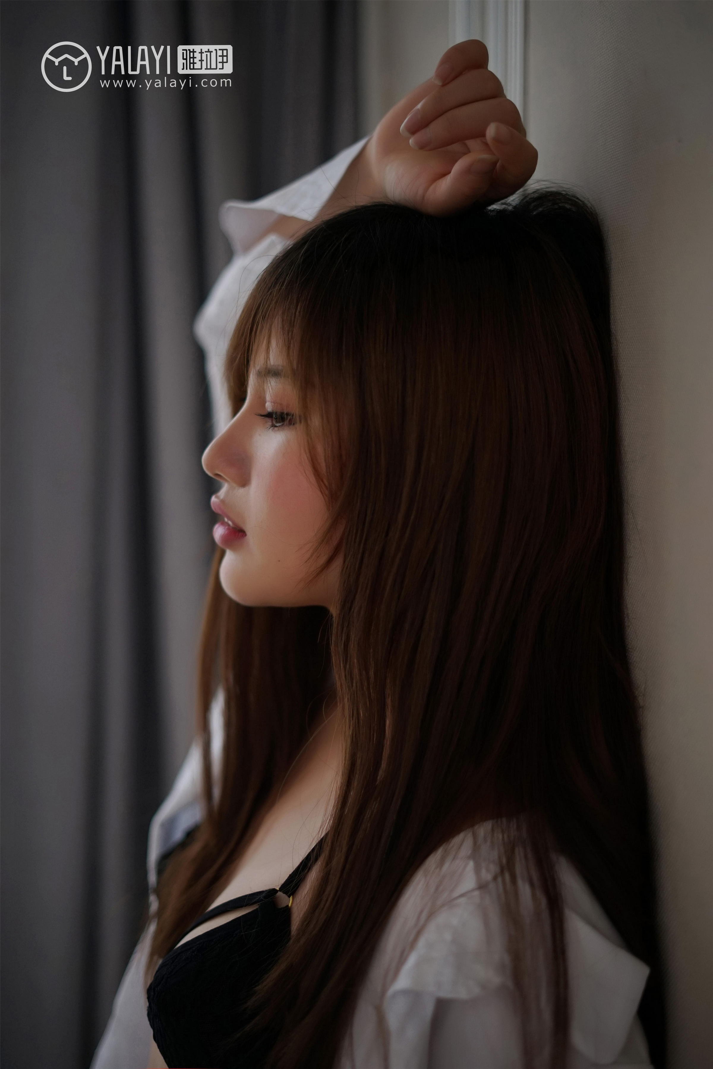 [YALAYI雅拉伊]NO.002 妮妮的黑丝诱惑 艾妮妮 性感女警官制服与短裙加黑色丝袜美腿私房写真集第13张