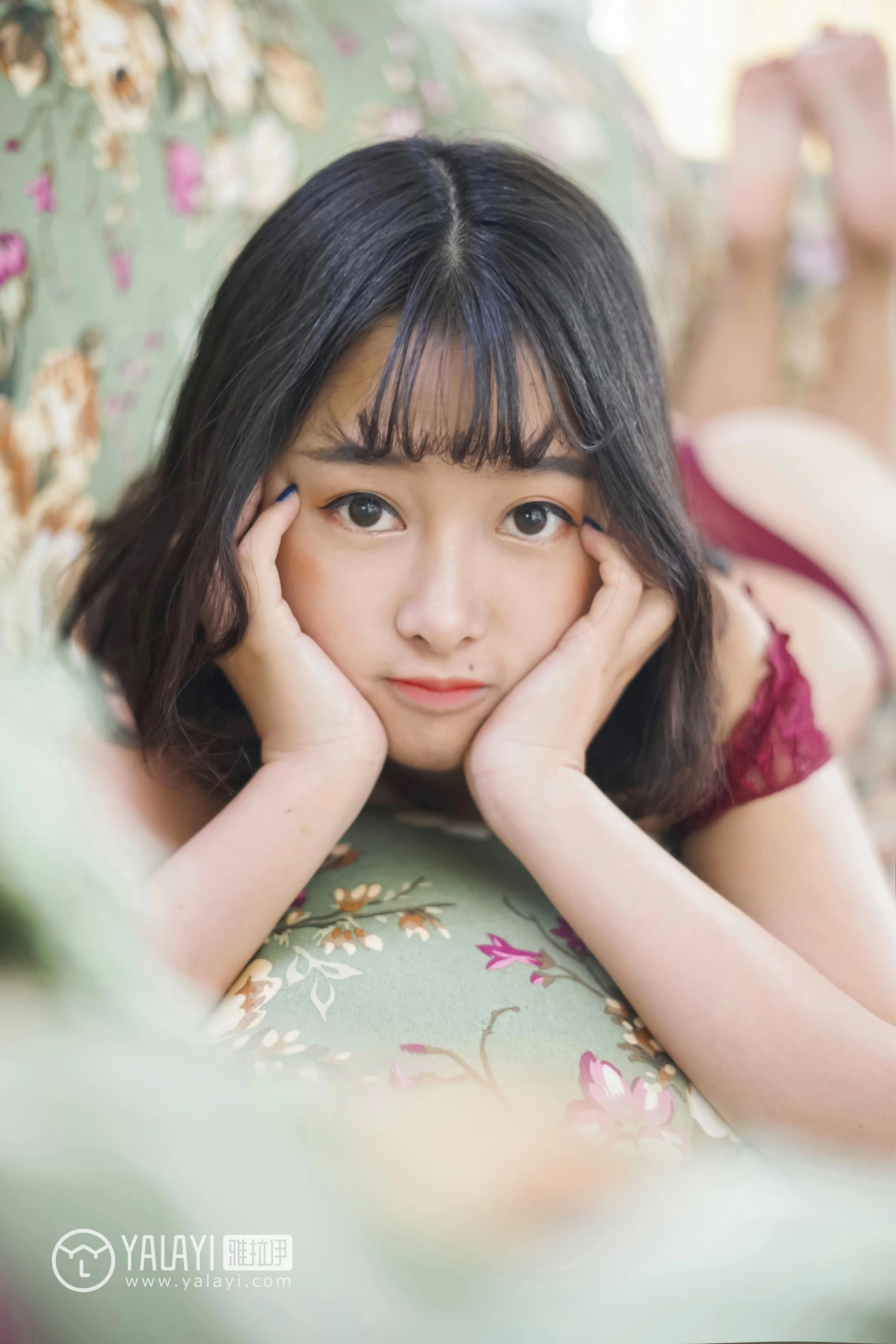 [YALAYI雅拉伊]NO.025 醉在红酒杯里 王小淼 红色蕾丝塑身内衣与红色浴袍性感私房写真集第8张