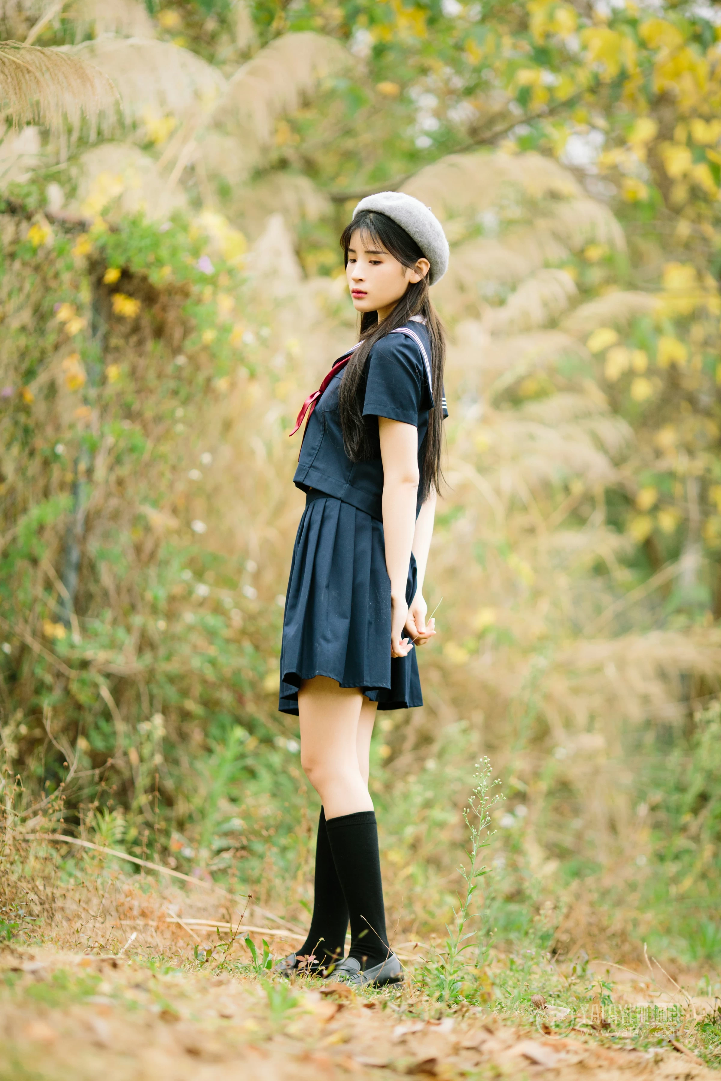 [YALAYI雅拉伊]No.189 青涩岁月 阿惜 蓝色情趣高中女生制服加短裙性感私房写真集第5张