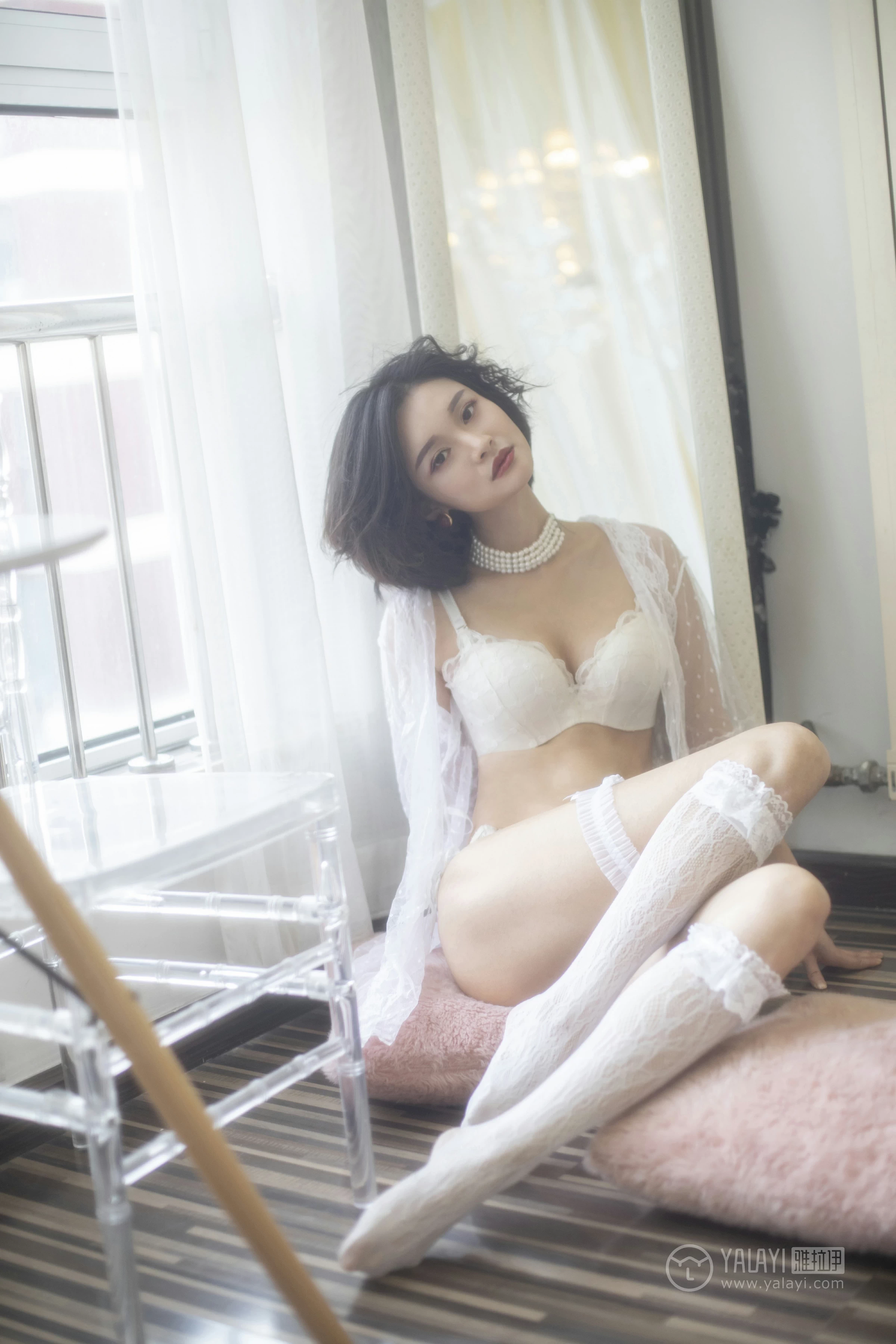 [YALAYI雅拉伊]No.187 盼兮 王艺颖 透视镂空睡衣与白色蕾丝内衣加白色情趣渔网袜性感私房写真集第14张