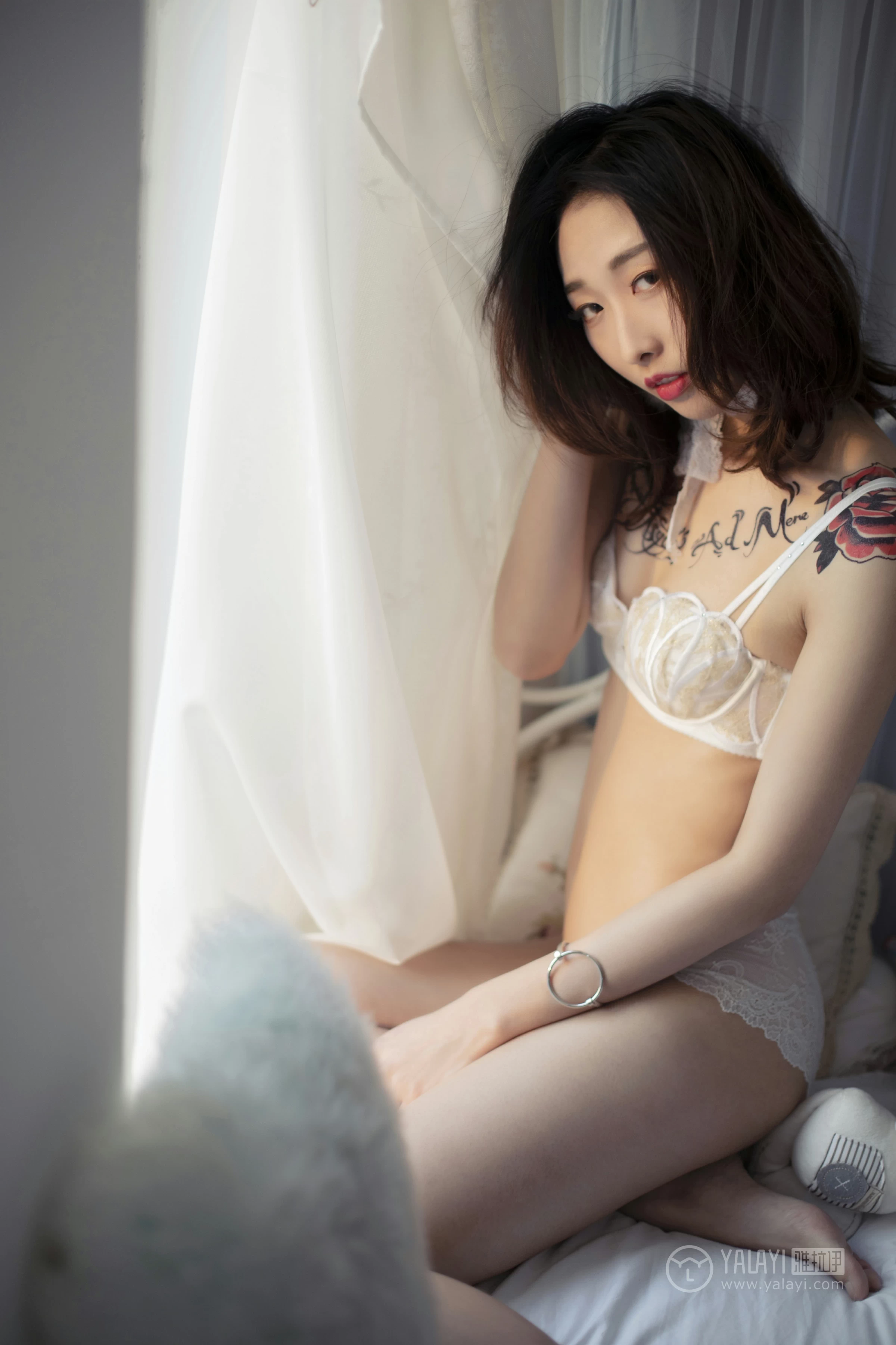 [YALAYI雅拉伊]No.188 蕾丝浅笑 佳佳 白色情趣透视纱裙加白色蕾丝内衣性感私房写真集第7张