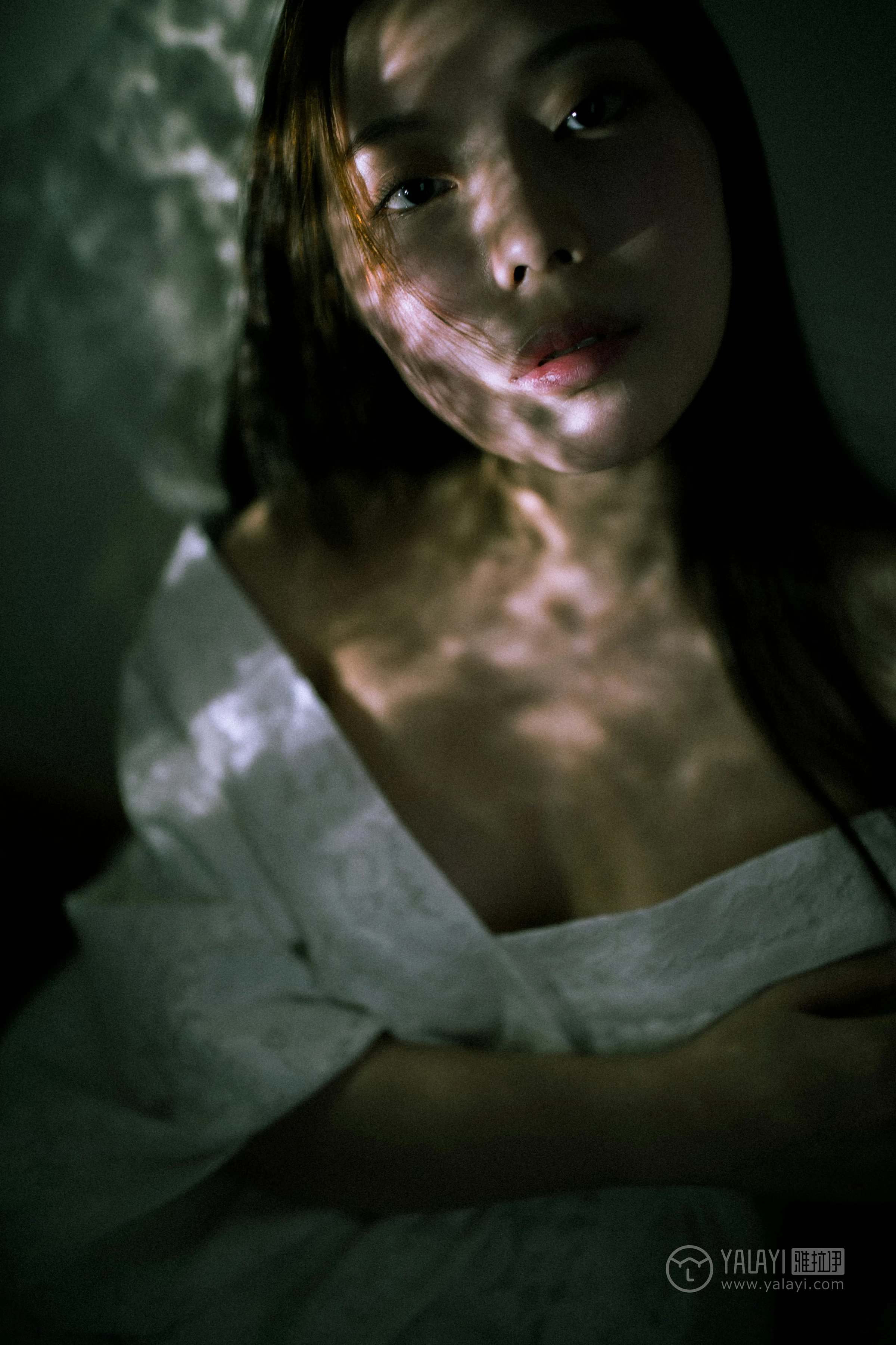 [YALAYI雅拉伊]No.202 夜光 圆圆 白色透视蕾丝镂空睡衣性感私房写真集第20张