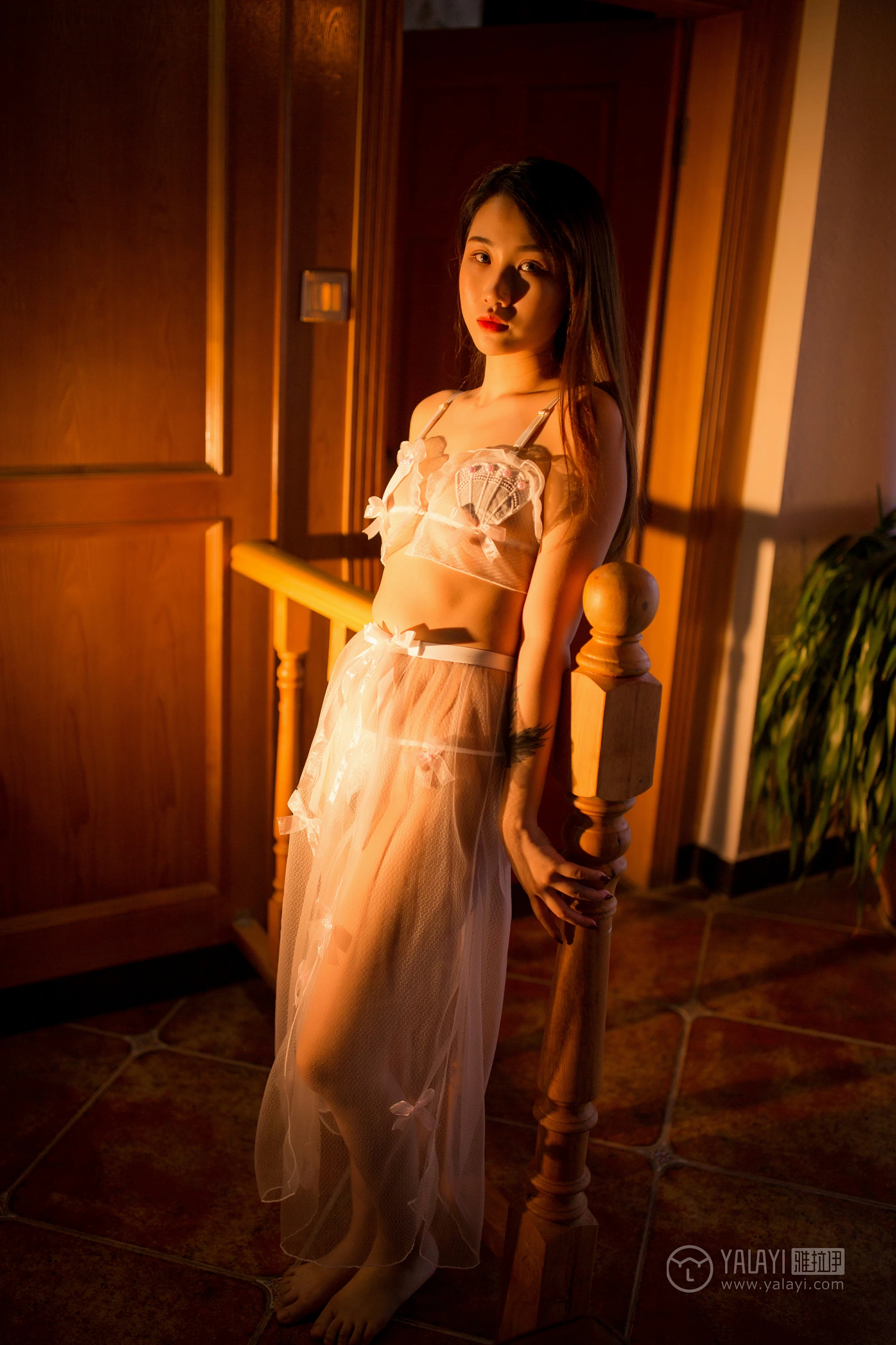 [YALAYI雅拉伊]No.223 香闺美人 籹籹仔 白色透视情趣内衣性感私房写真集第10张