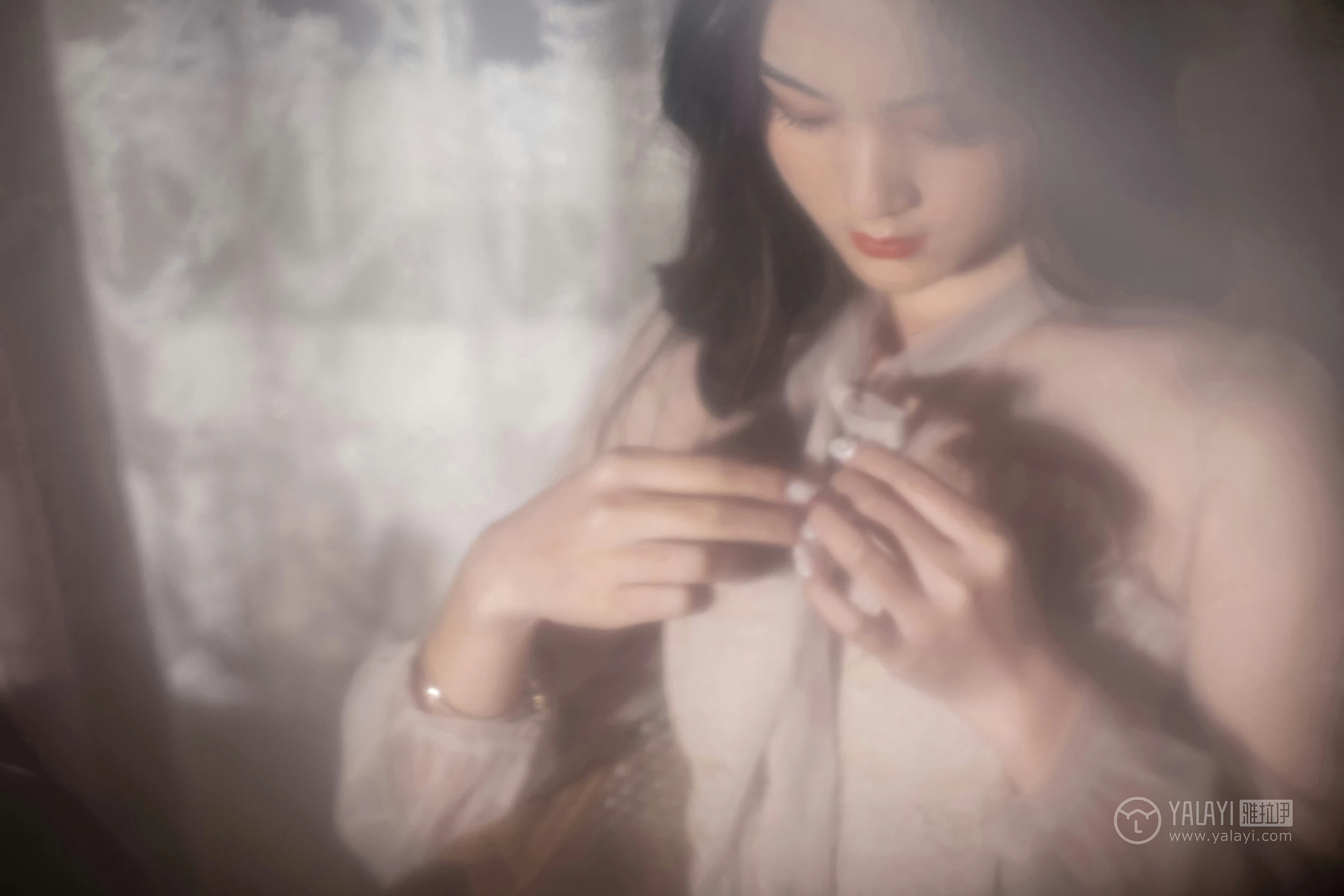 [YALAYI雅拉伊]No.227 蓝月 项兴咏 粉色透视镂空连衣裙性感私房写真集第10张