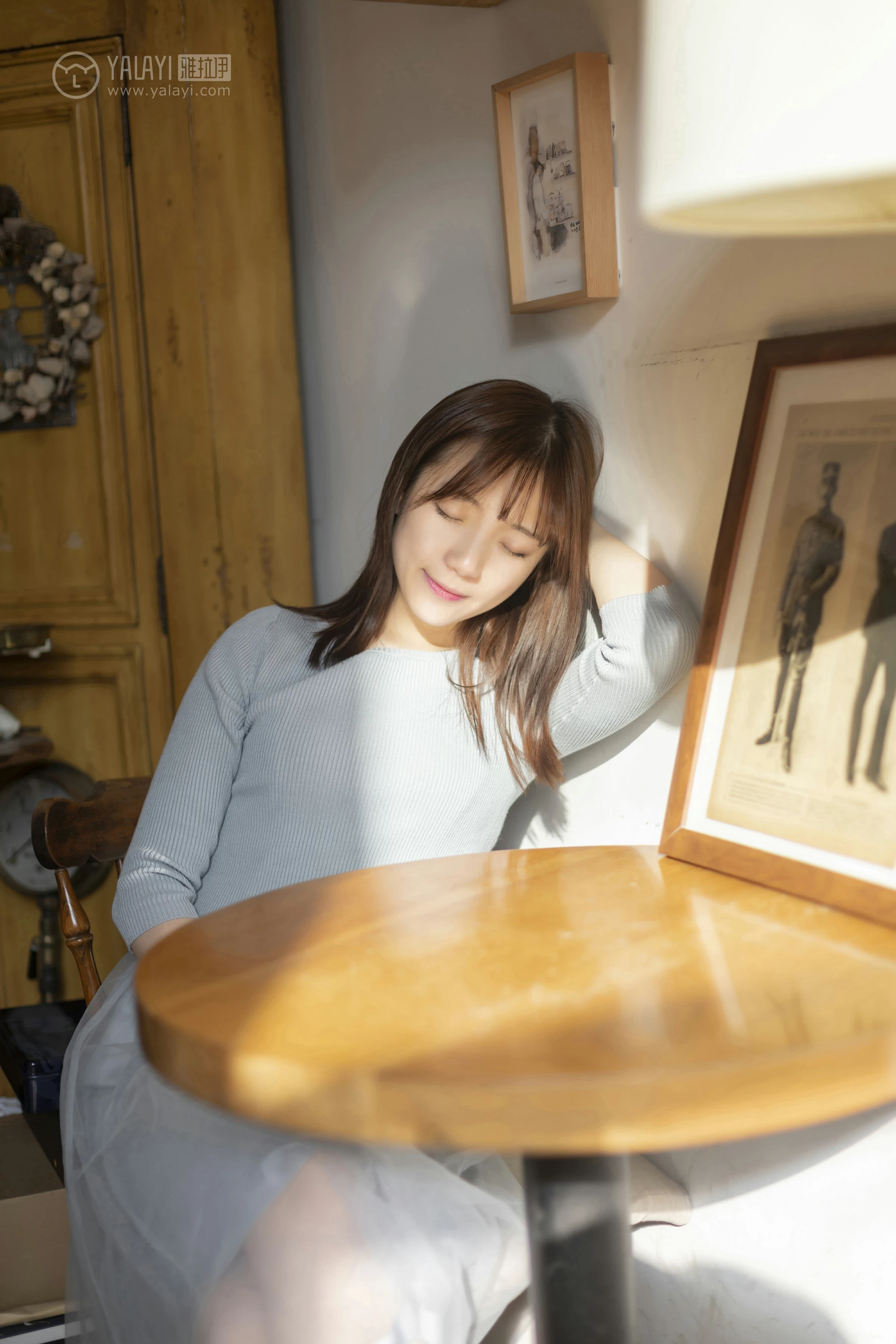 [YALAYI雅拉伊]No.249 看着你玩 刘开心 蓝色上衣加短裙清纯可爱私房写真集第2张