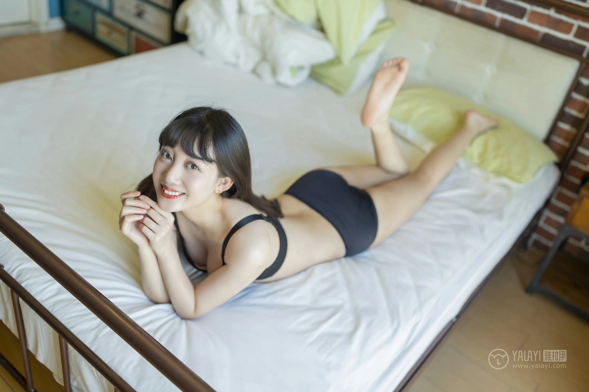 [YALAYI雅拉伊]No.259 美人如玉 温蒂 黑色性感内衣居家私房写真集第5张