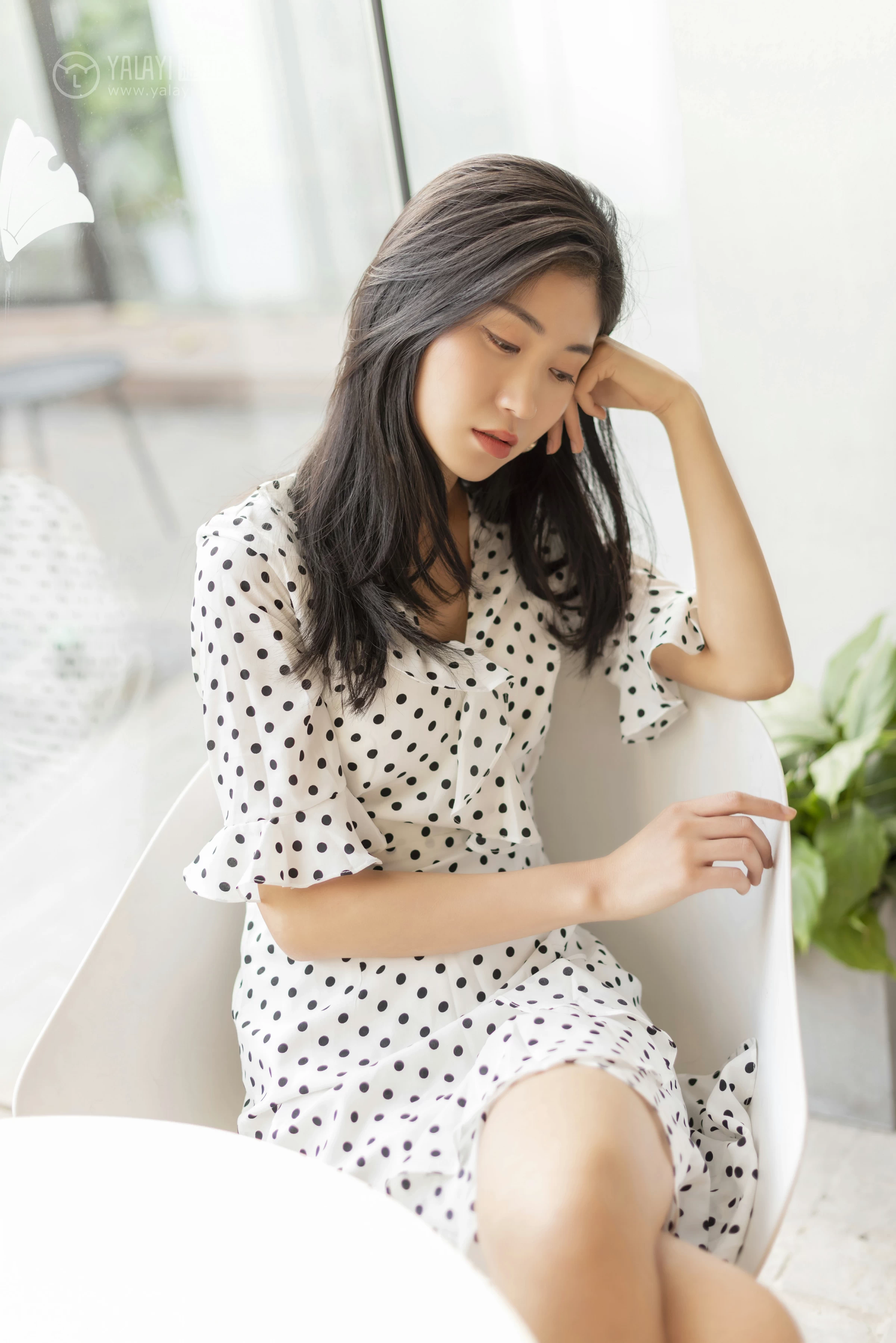 [YALAYI雅拉伊]No.264 波点女孩儿 乔妹儿 白色透视连衣裙居家私房写真集第3张