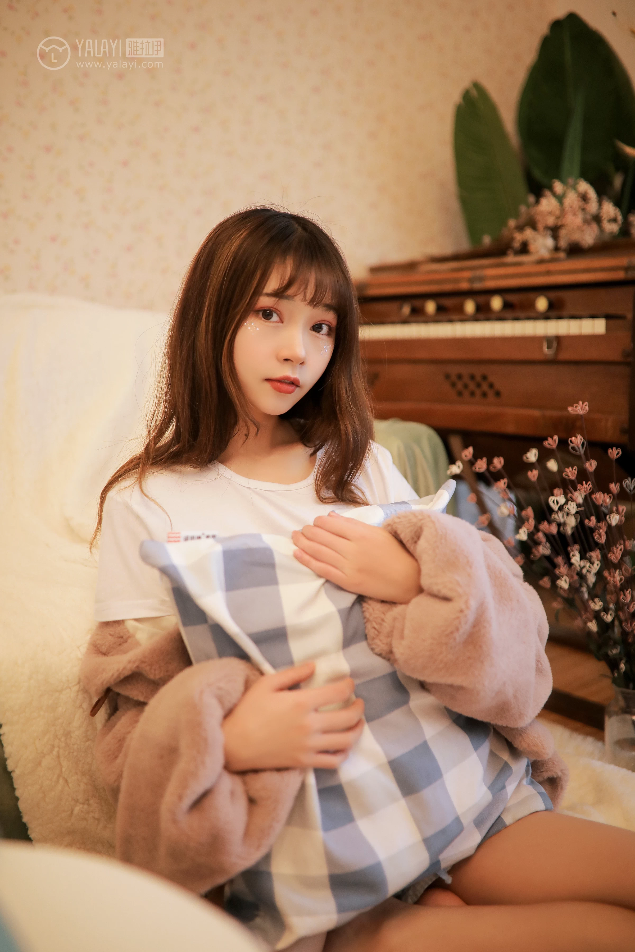 [YALAYI雅拉伊]No.303 花仙 花儿 白色镂空连衣裙与白色芭蕾舞裙性感私房写真集第3张