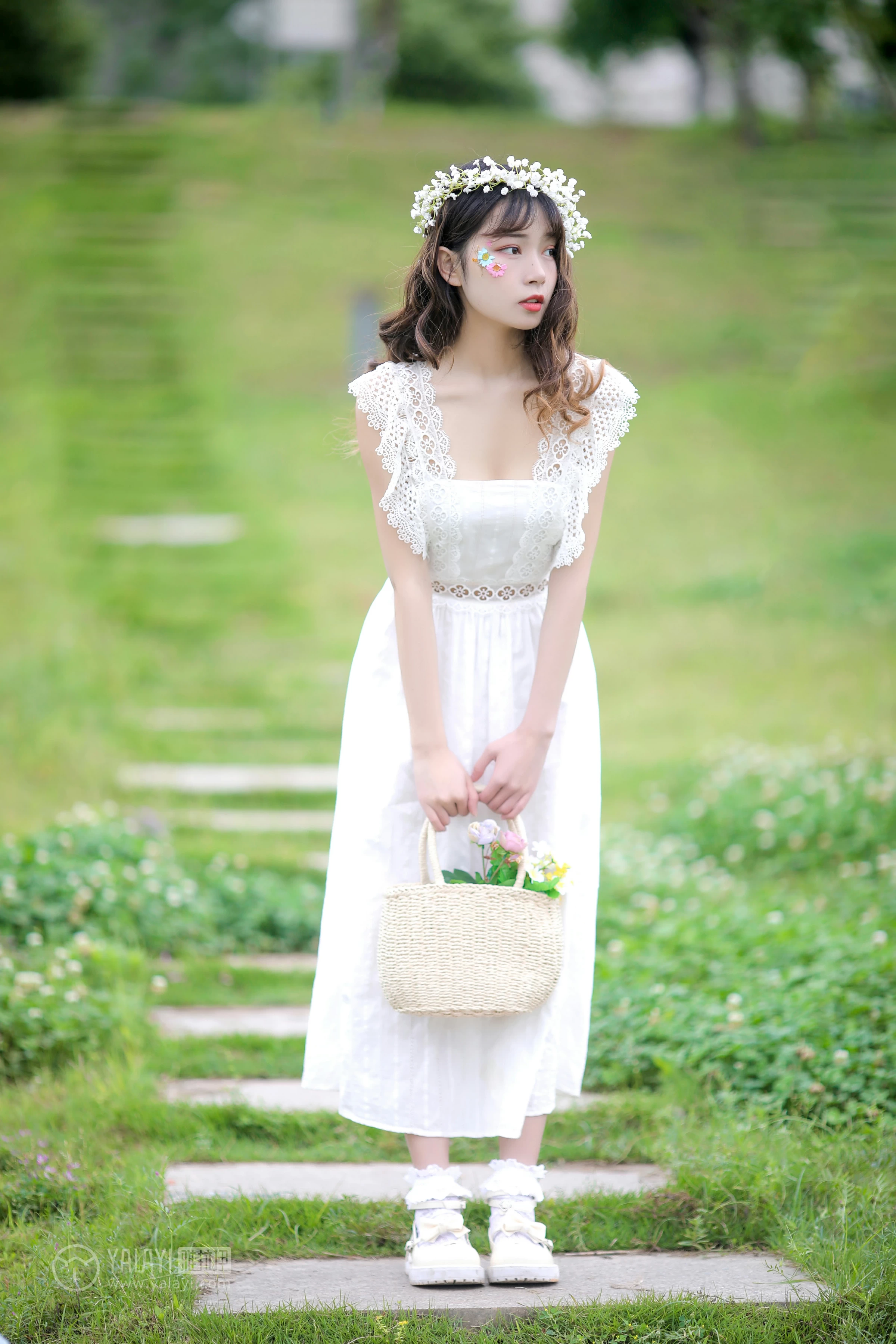 [YALAYI雅拉伊]No.303 花仙 花儿 白色镂空连衣裙与白色芭蕾舞裙性感私房写真集第12张