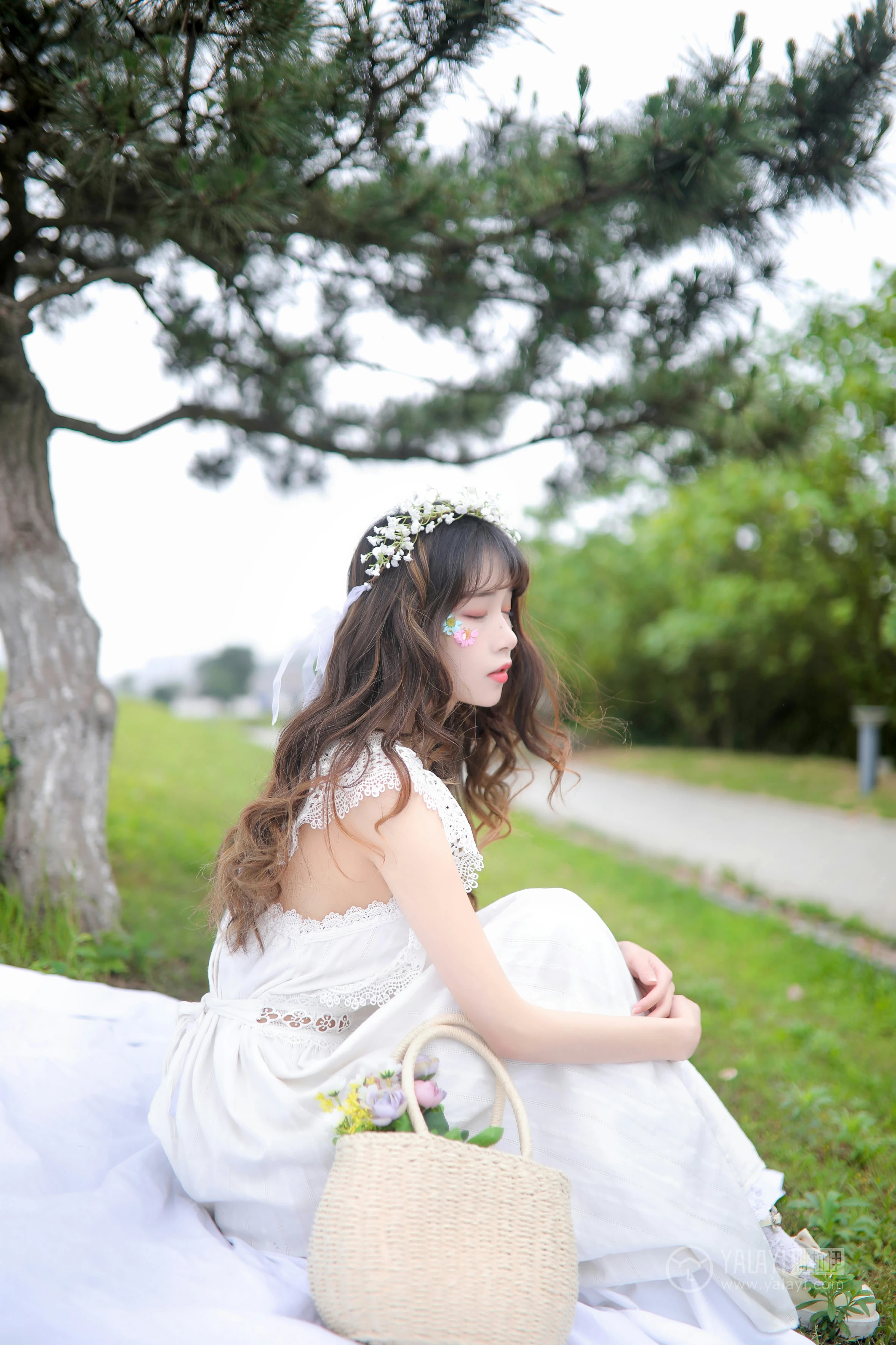 [YALAYI雅拉伊]No.303 花仙 花儿 白色镂空连衣裙与白色芭蕾舞裙性感私房写真集第15张