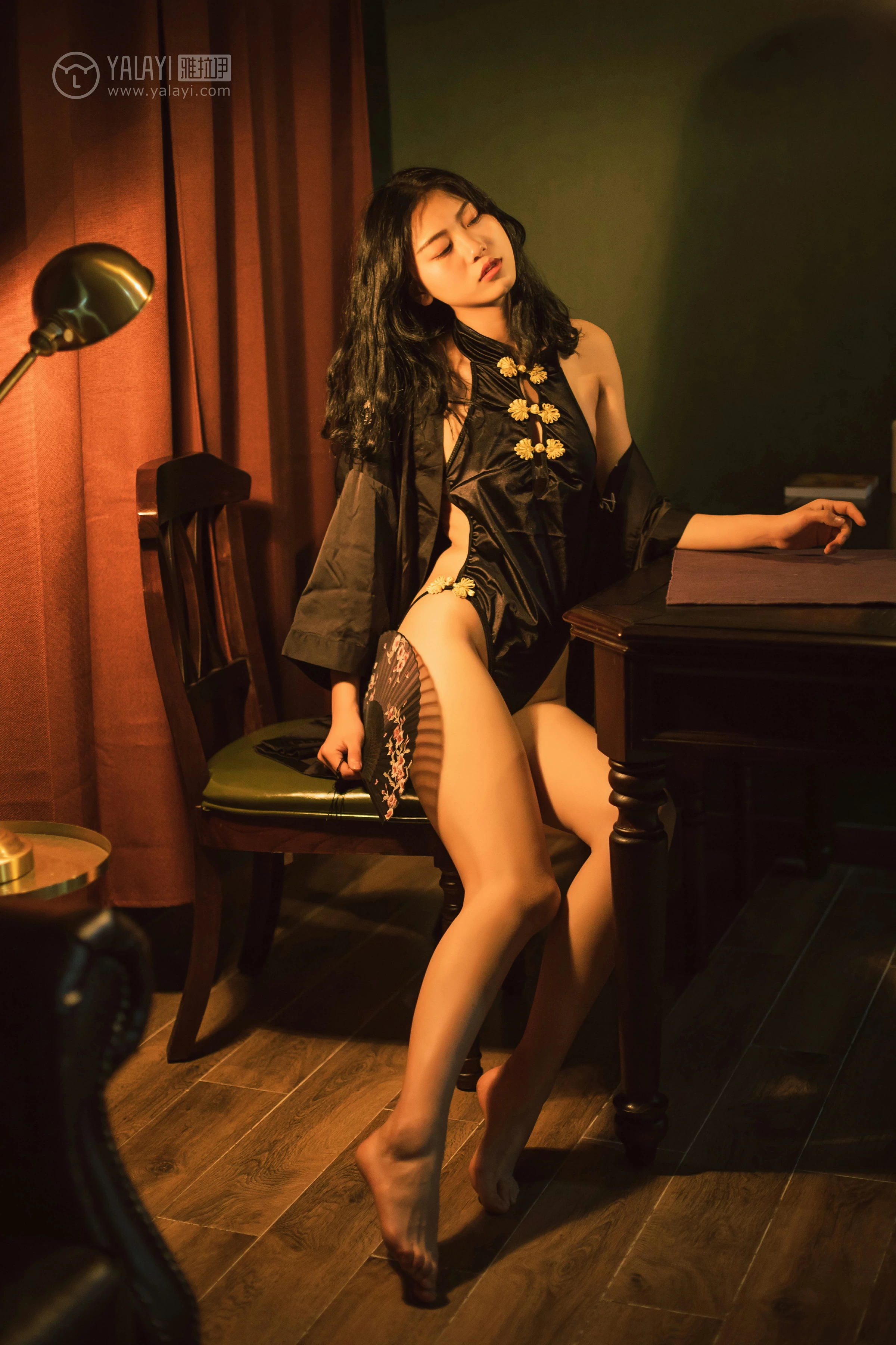 [YALAYI雅拉伊]No.309 夜来香 和风 黑色睡衣加黑色情趣旗袍性感私房写真集第2张