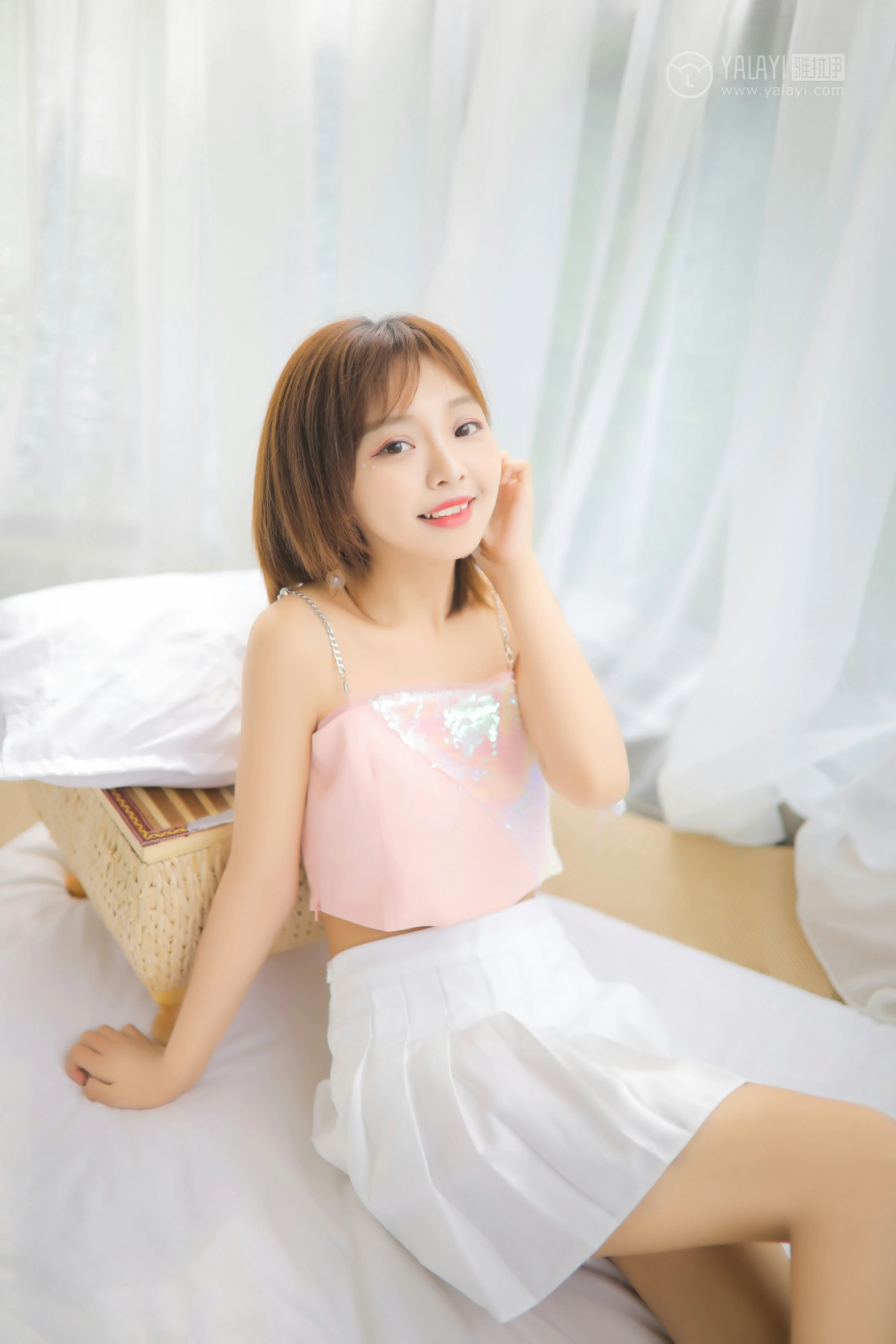 [YALAYI雅拉伊]No.313 甜 肖霄 粉色吊带小背心加白色短裙清纯可爱私房写真集第7张