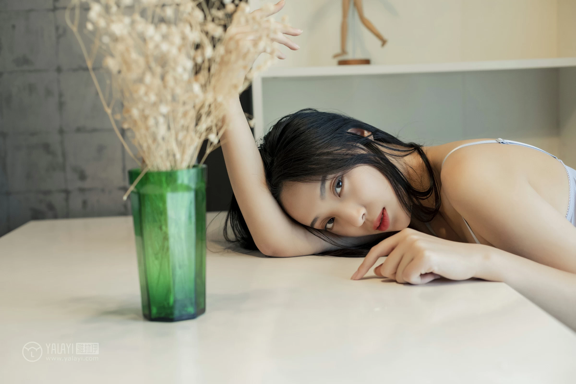 [YALAYI雅拉伊]No.324 银狐 楚薇 淡蓝色蕾丝内衣性感私房写真集第10张