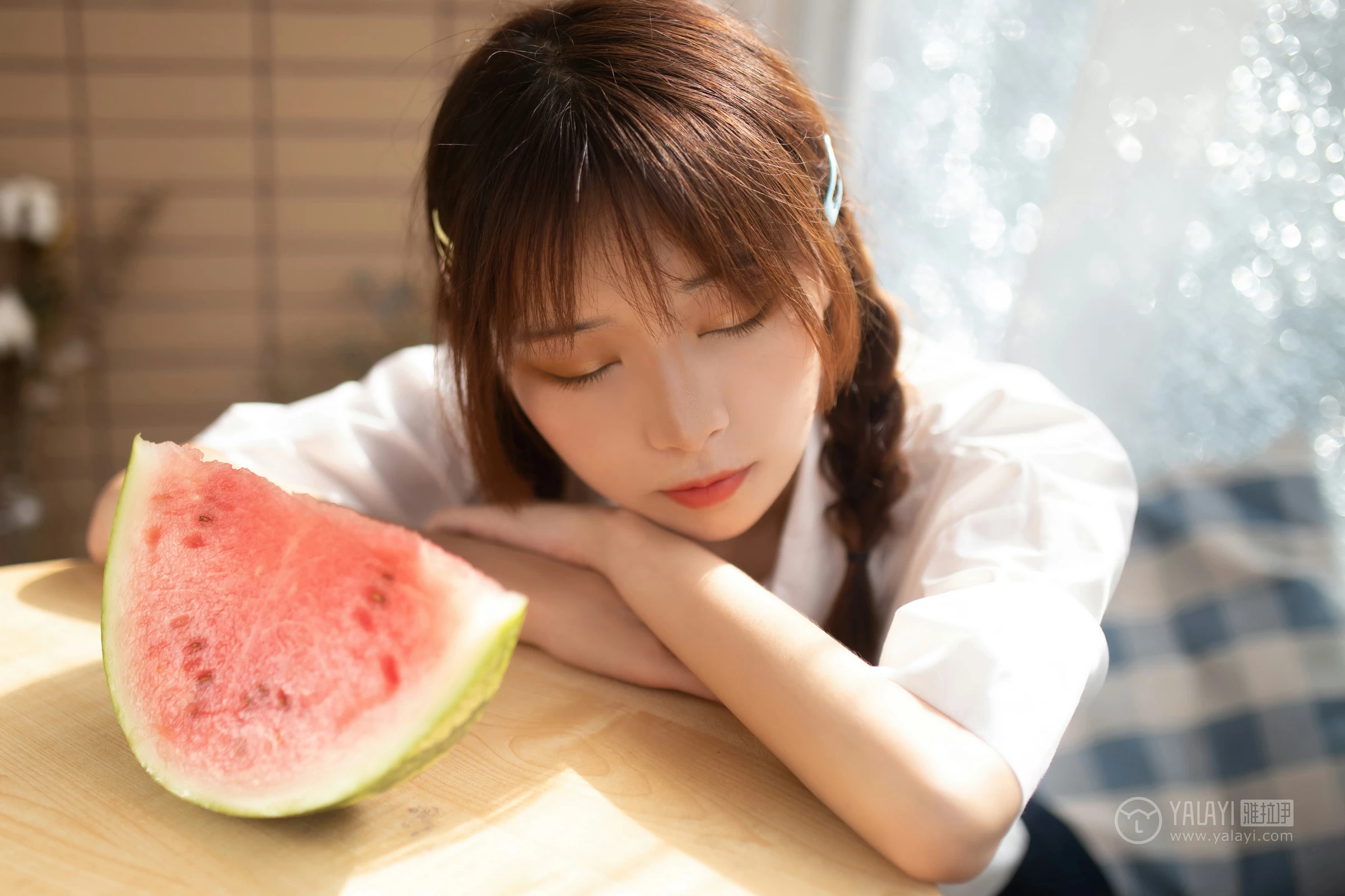 [YALAYI雅拉伊]No.342 与她的夏日恋爱 暄暄 白色衬衫加黑色短裙清纯可爱私房写真集第9张