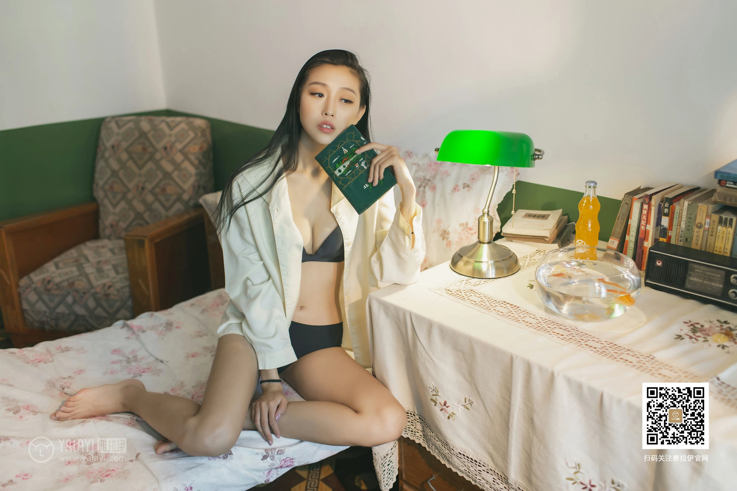 [YALAYI雅拉伊]No.368 梦醒时分 图雅 黑色透视情趣睡衣加红色蕾丝内衣性感私房写真集第2张