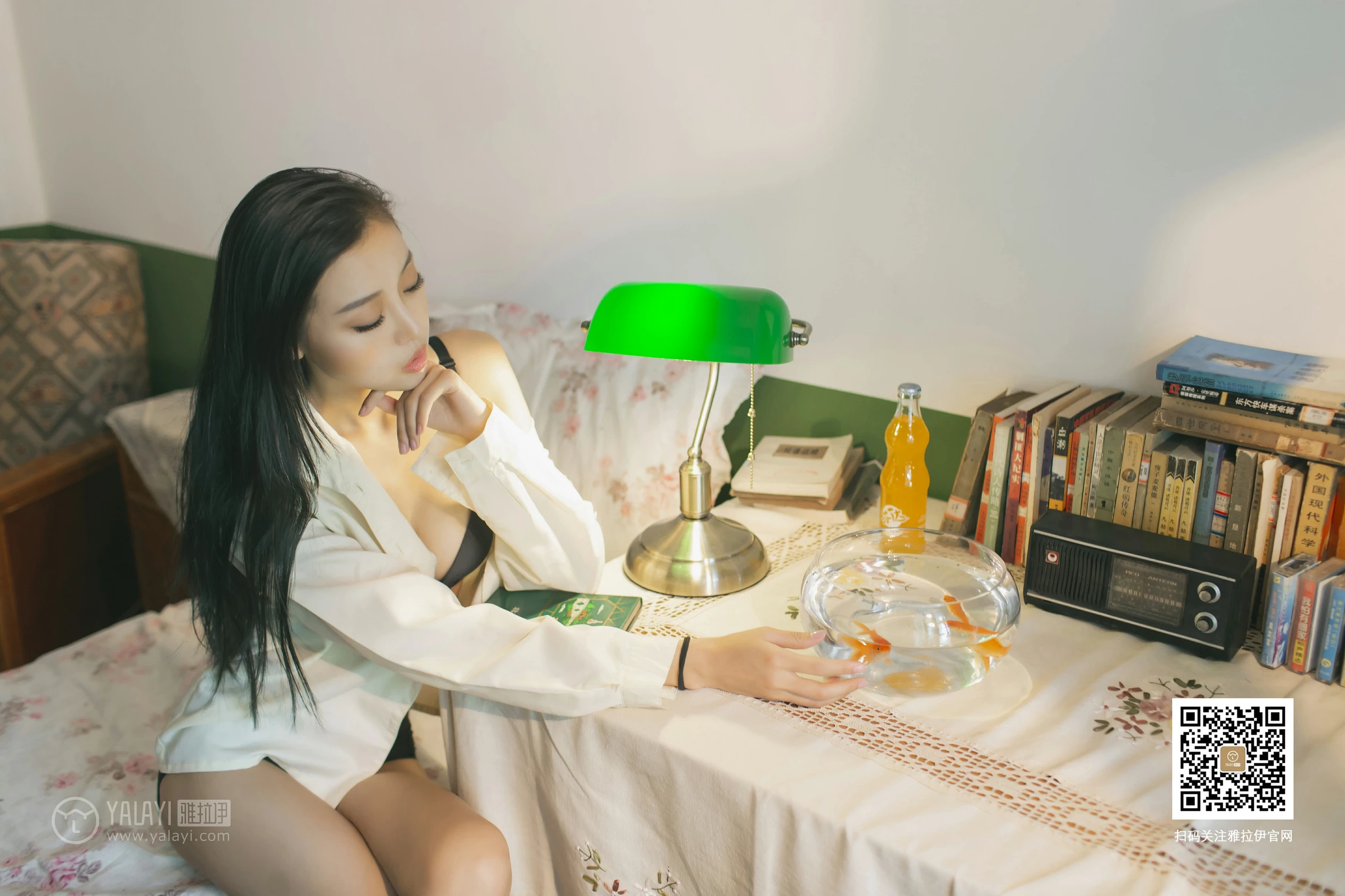 [YALAYI雅拉伊]No.368 梦醒时分 图雅 黑色透视情趣睡衣加红色蕾丝内衣性感私房写真集第4张