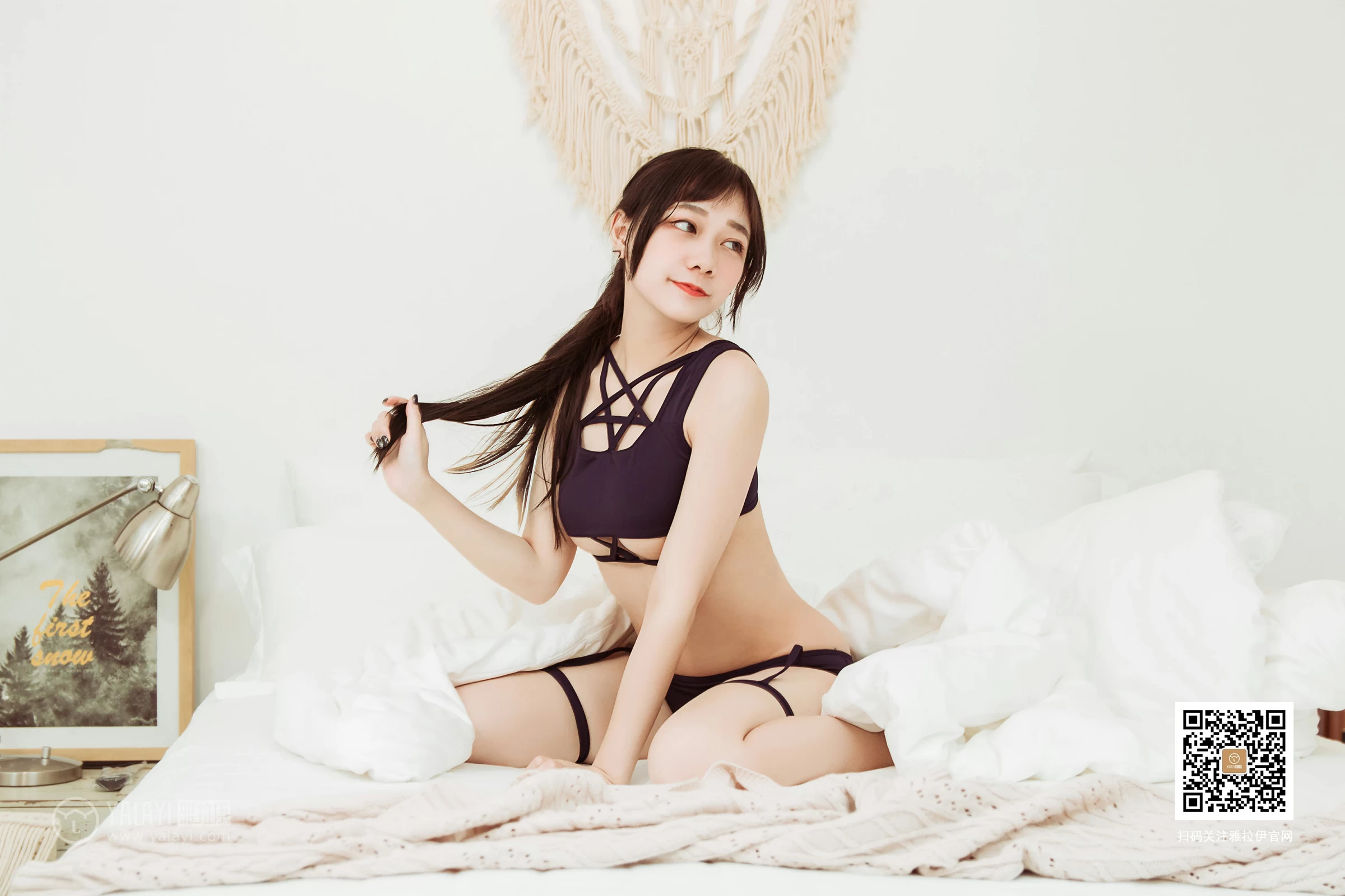 [YALAYI雅拉伊]No.367 独宠娇妻 夜夜 黑色性感内衣居家私房写真集第4张