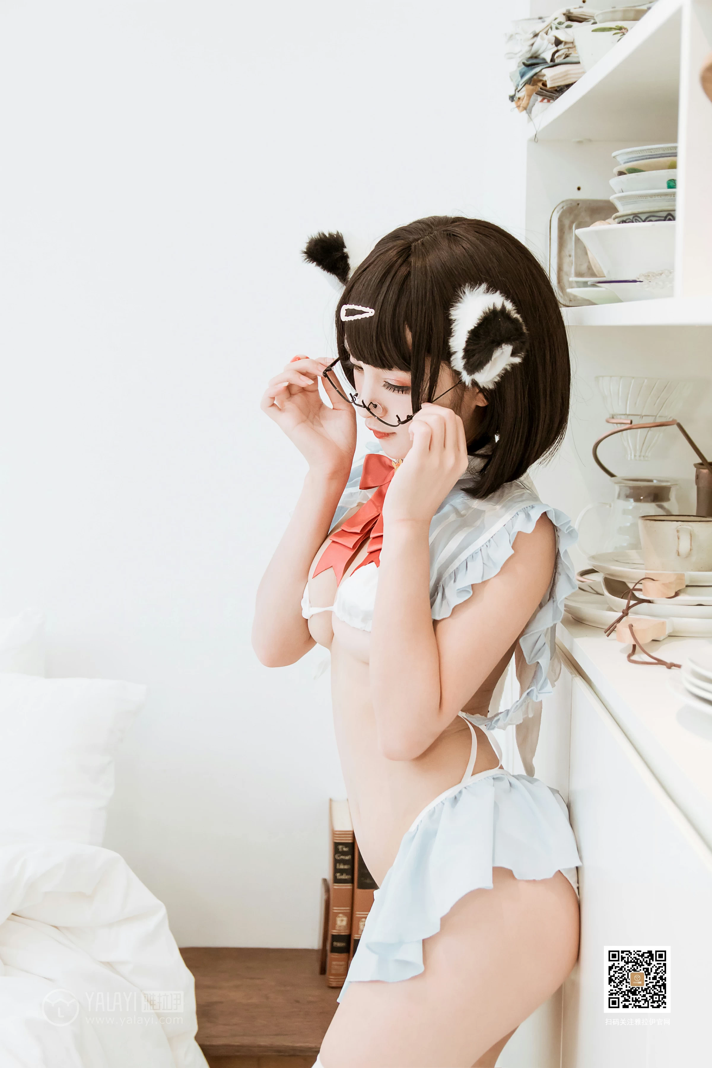 [YALAYI雅拉伊]No.384 爱丽丝 艾丽 情趣制服内衣加白色丝袜美腿性感私房写真集第9张